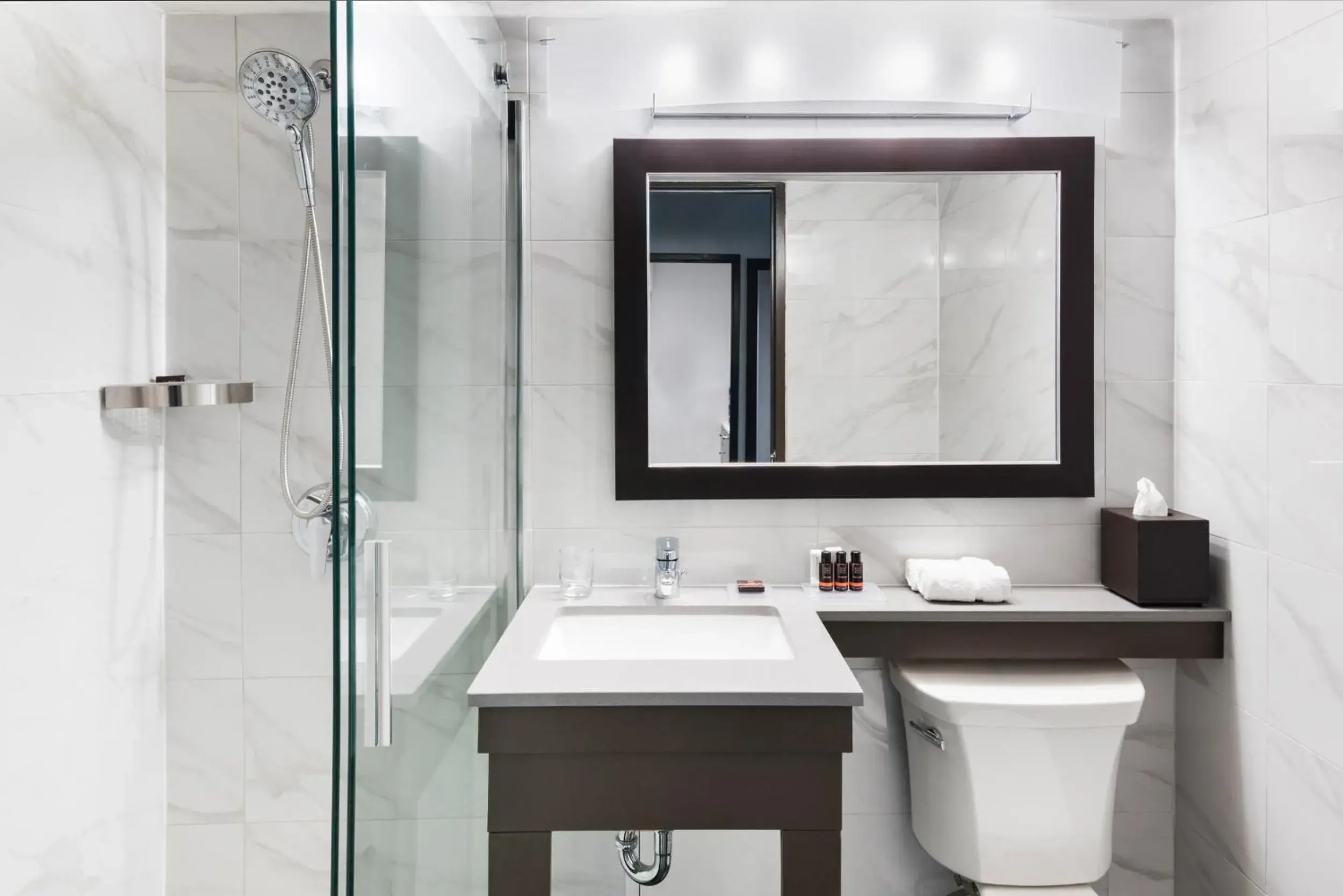 Bachelor Suite with One King Bed in Ottawa Embassy Hotel & Suites Bachelor Suite with One King Bed in Ottawa Embassy Hotel & Suites