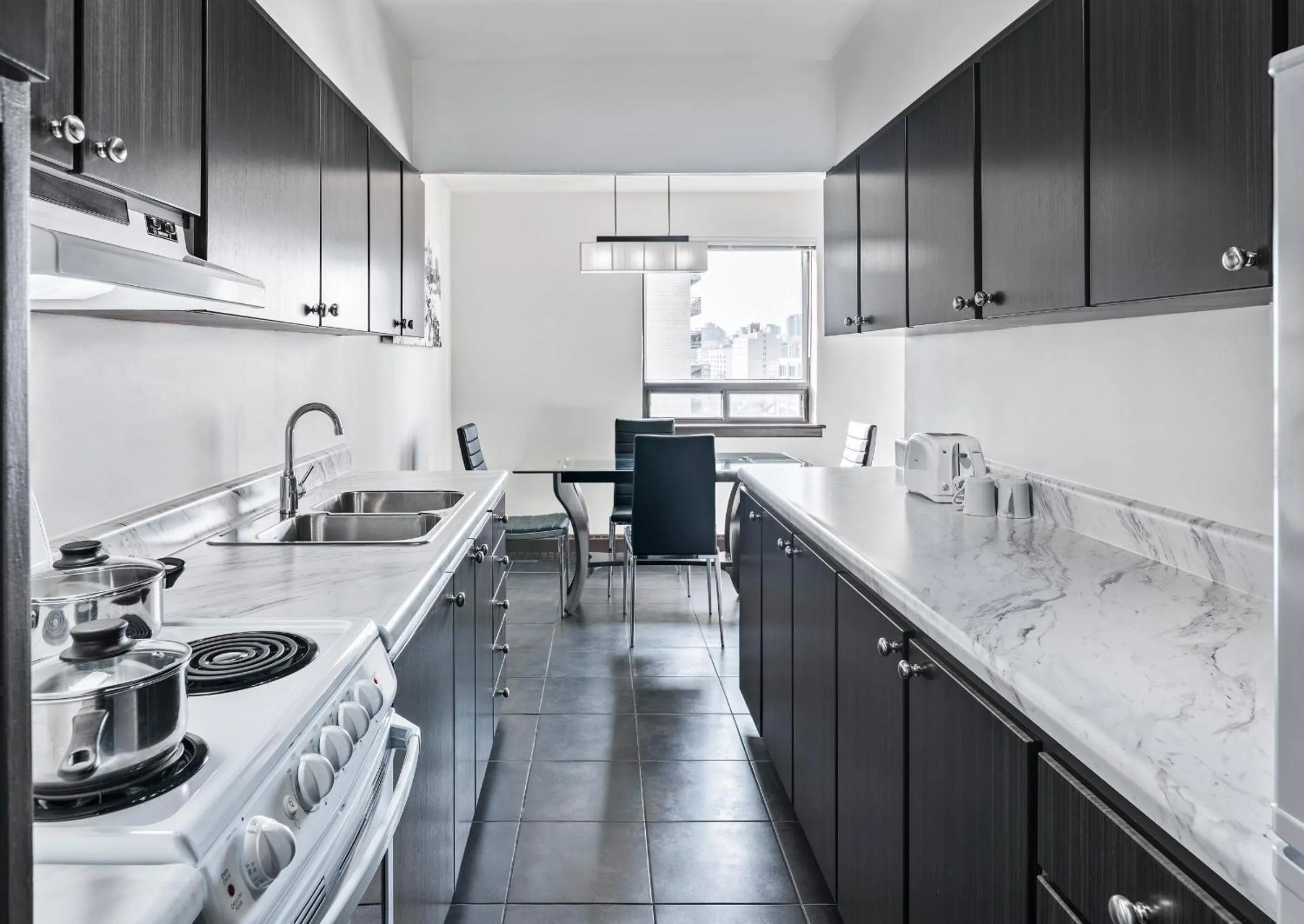 Area and facilities in Ottawa Embassy Hotel & Suites