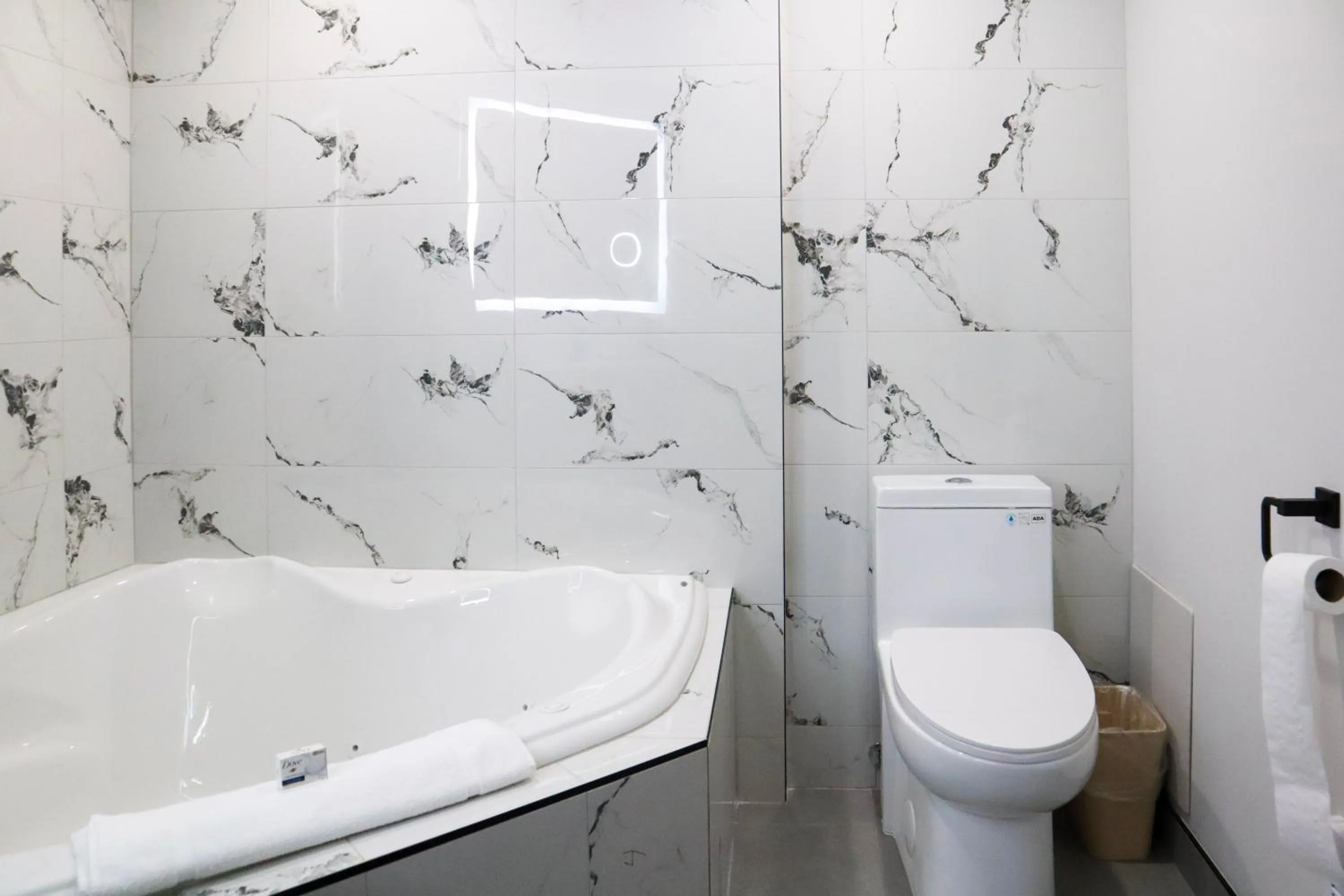 Hot Tub in Ramada Plaza by Wyndham Gatineau/Manoir du Casino