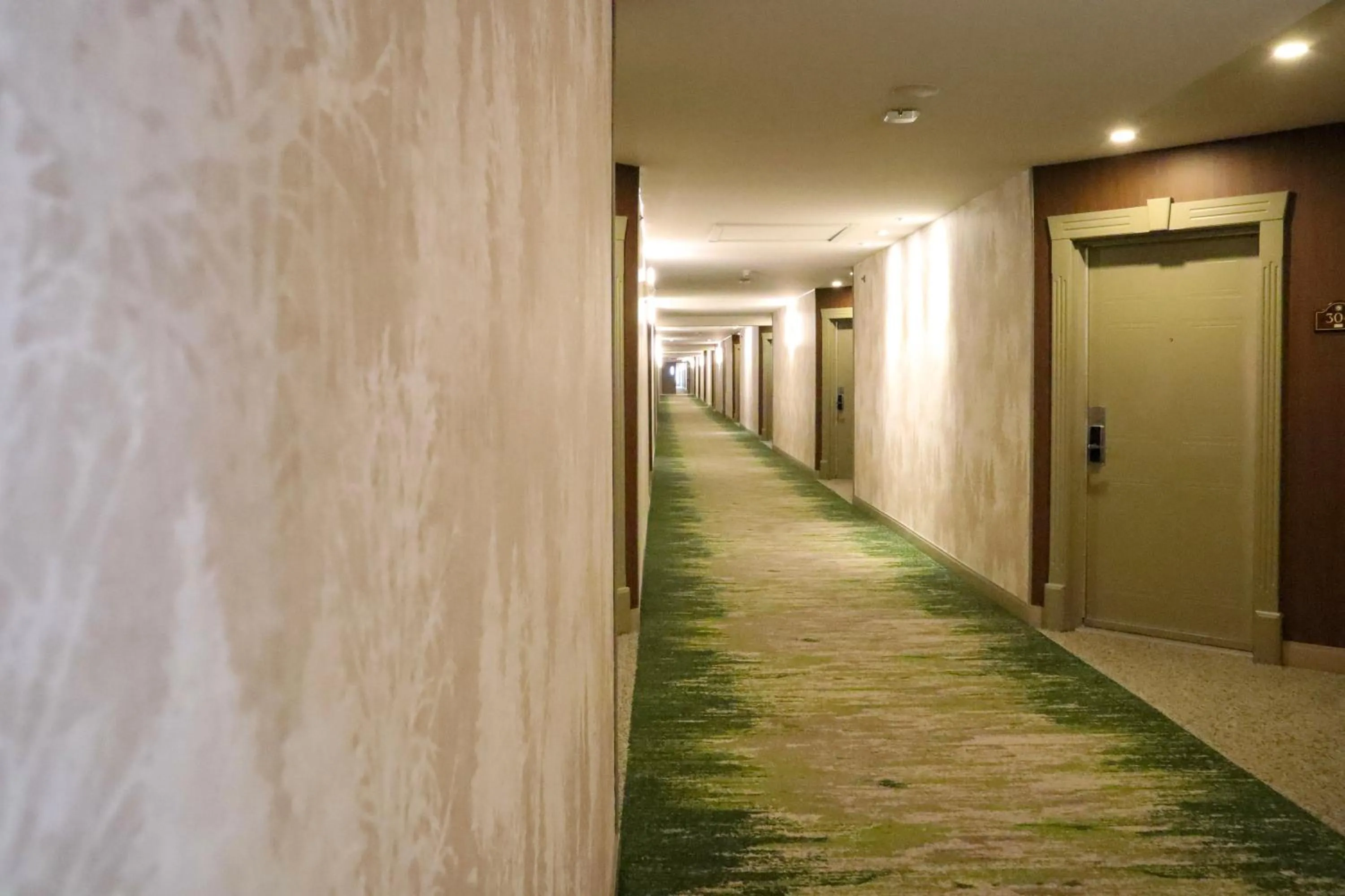 Property building in Ramada Plaza by Wyndham Gatineau/Manoir du Casino