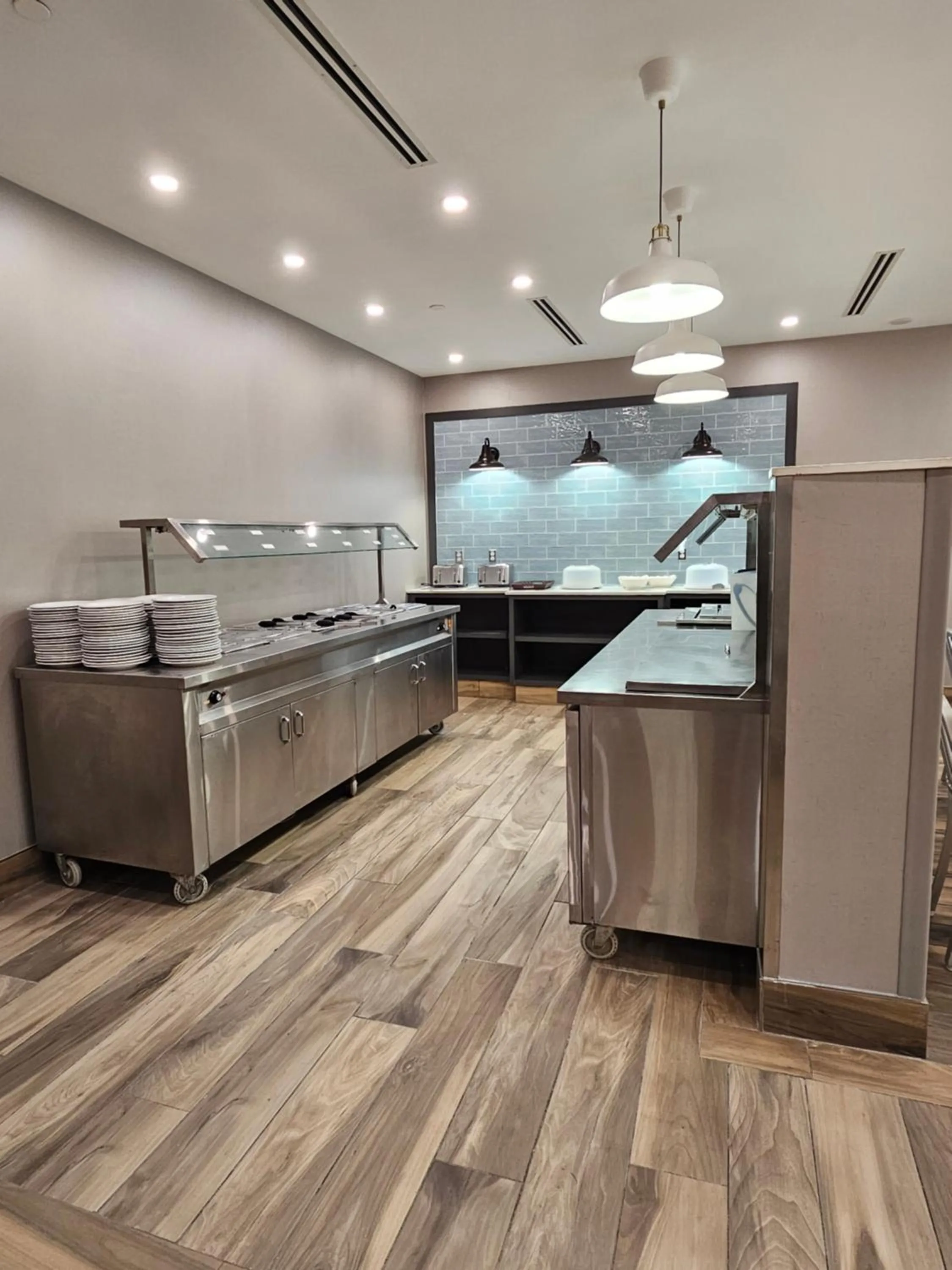 Restaurant/places to eat in Vittoria Hotel & Suites