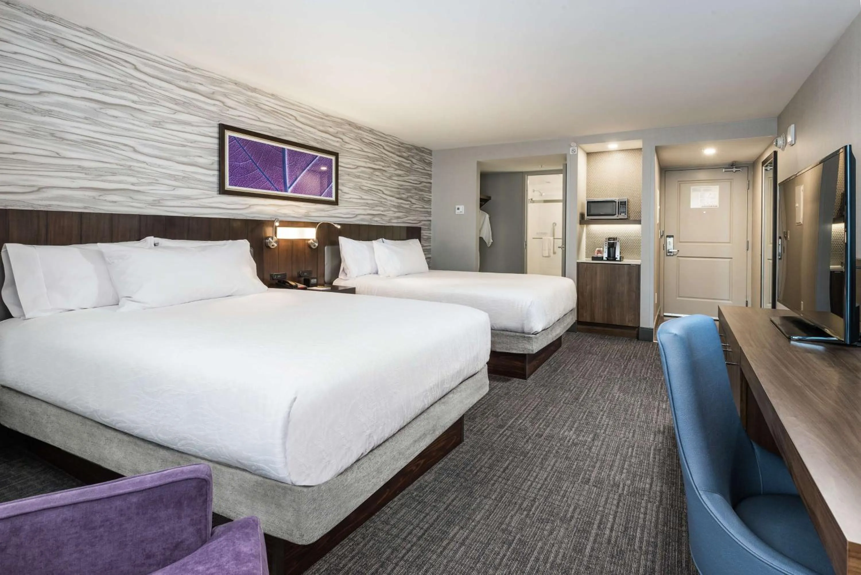 Bedroom, Bed in Hilton Garden Inn Ottawa Downtown