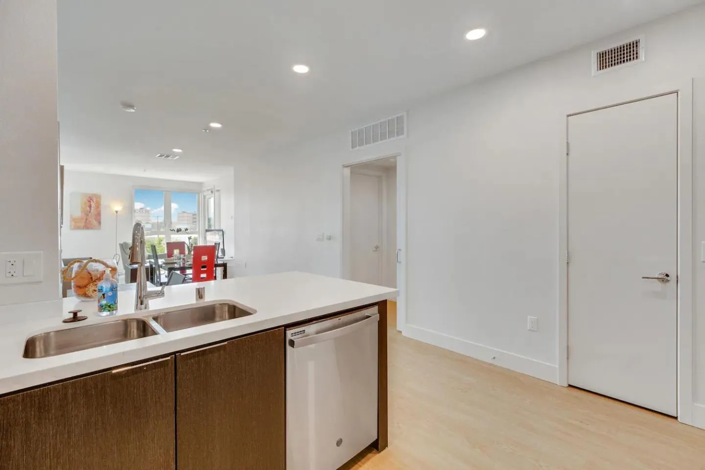 Kitchen or kitchenette in Apart Hotel near Dodgers Stadium