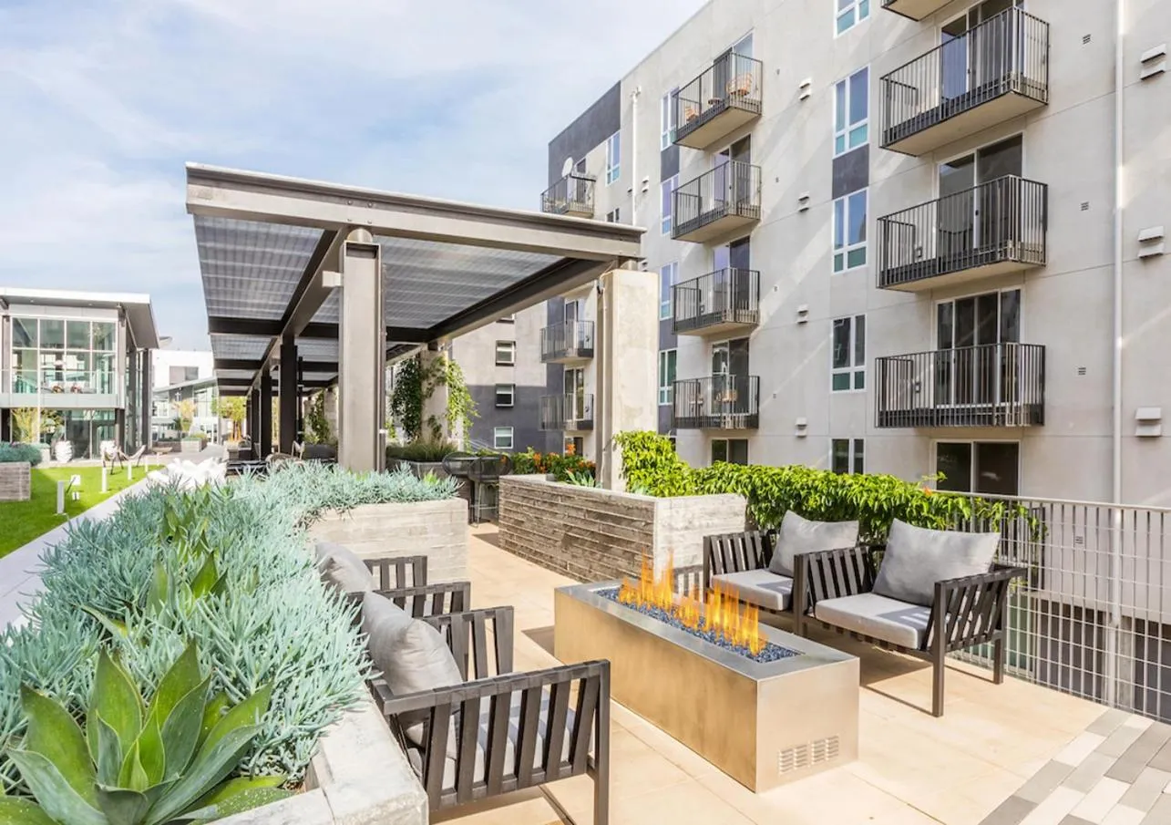 flat iron in Apart Hotel near Dodgers Stadium