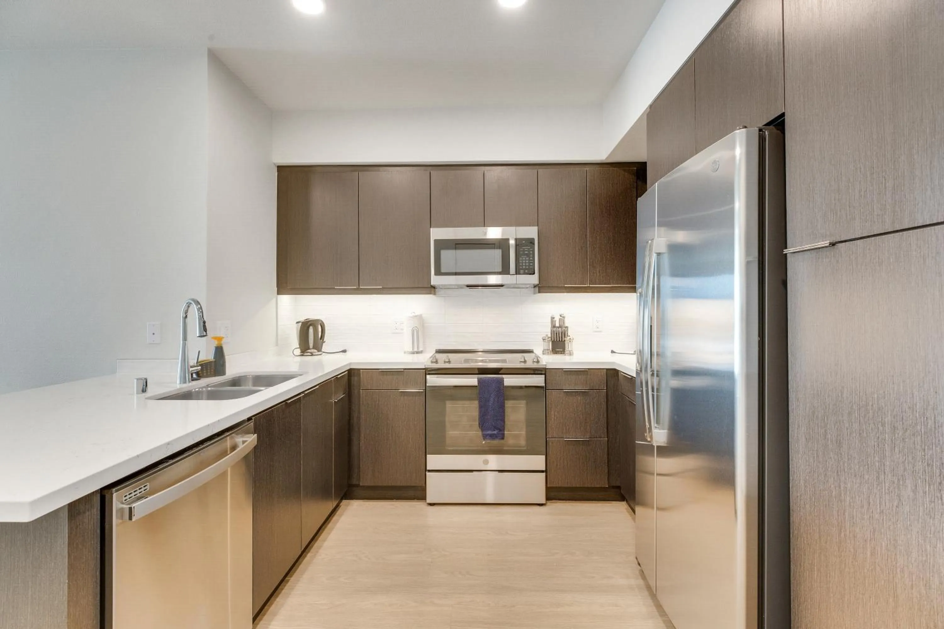 kitchen in Apart Hotel near Dodgers Stadium