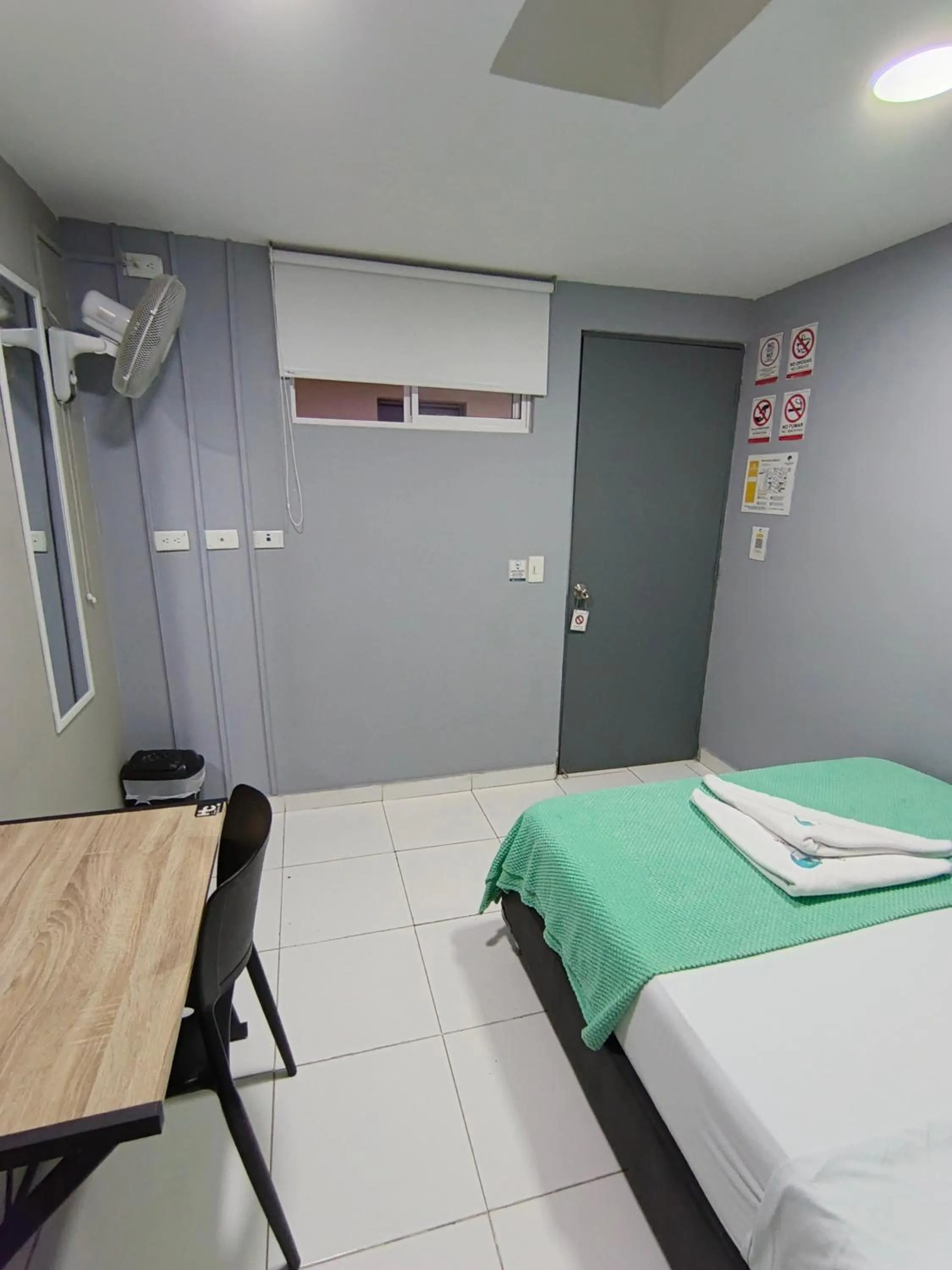 Bedroom, Bed in Poblado Park Guest House