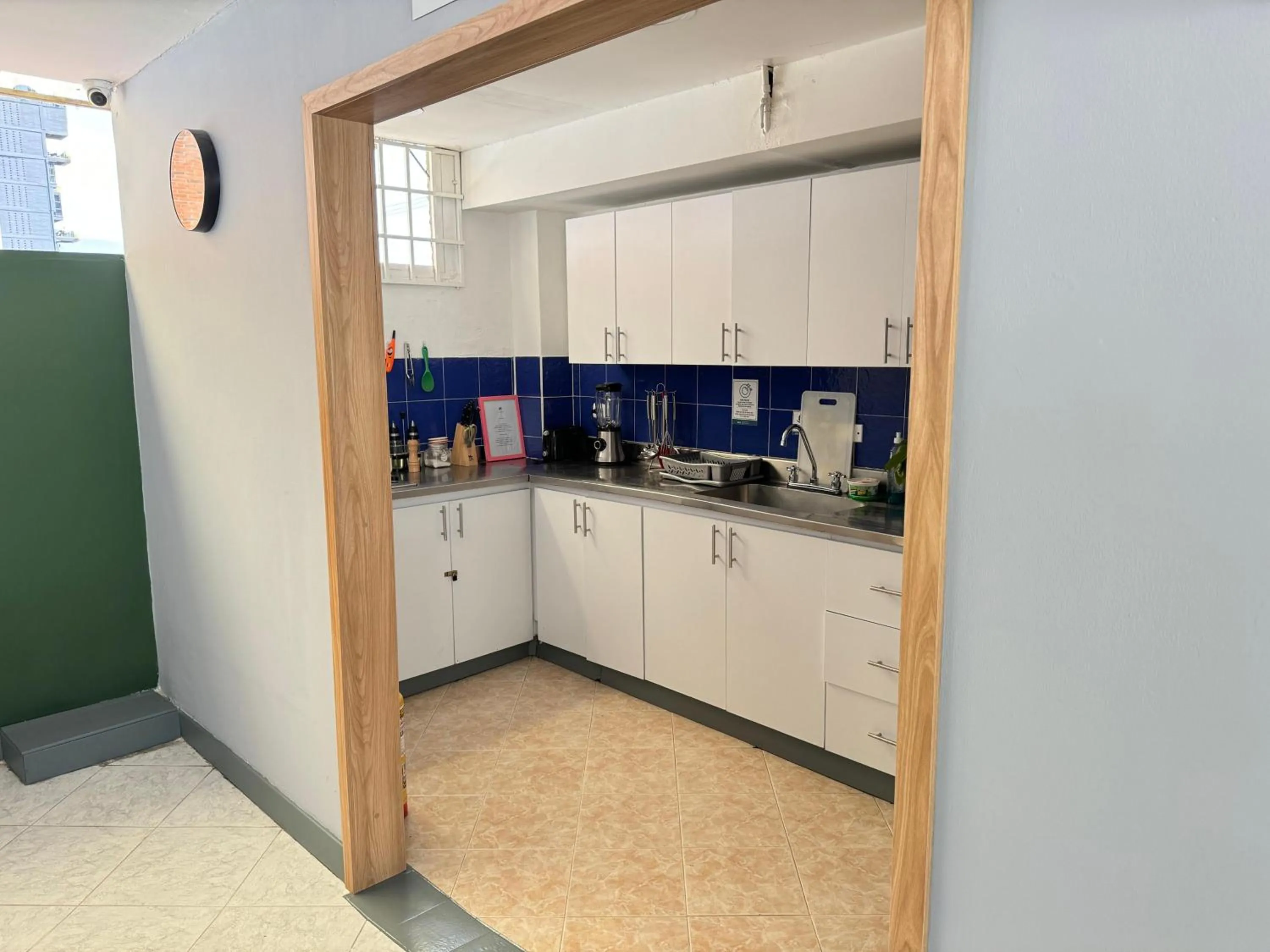 Kitchen or kitchenette in Poblado Park Guest House