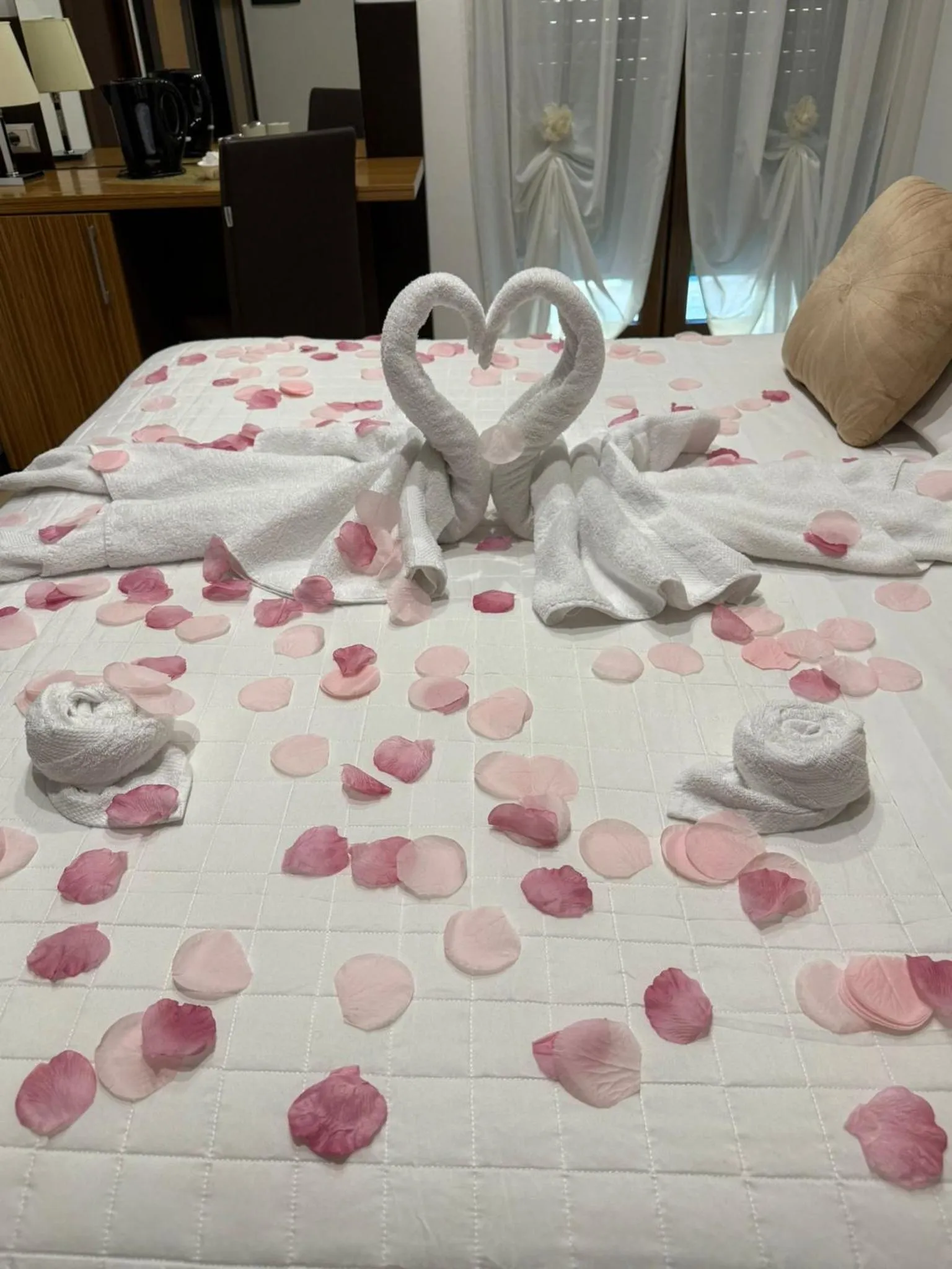 Bed in Villa Adriana Hotel