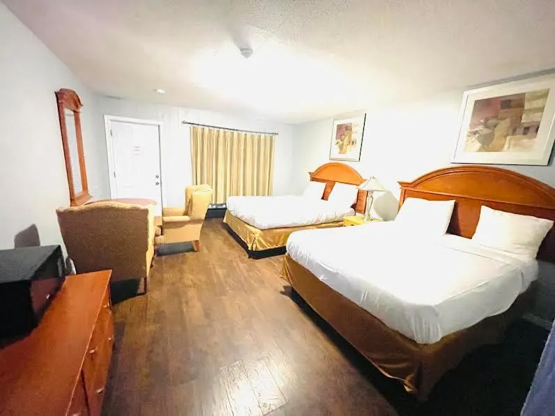 Bed in A1 Inn Niagara Falls