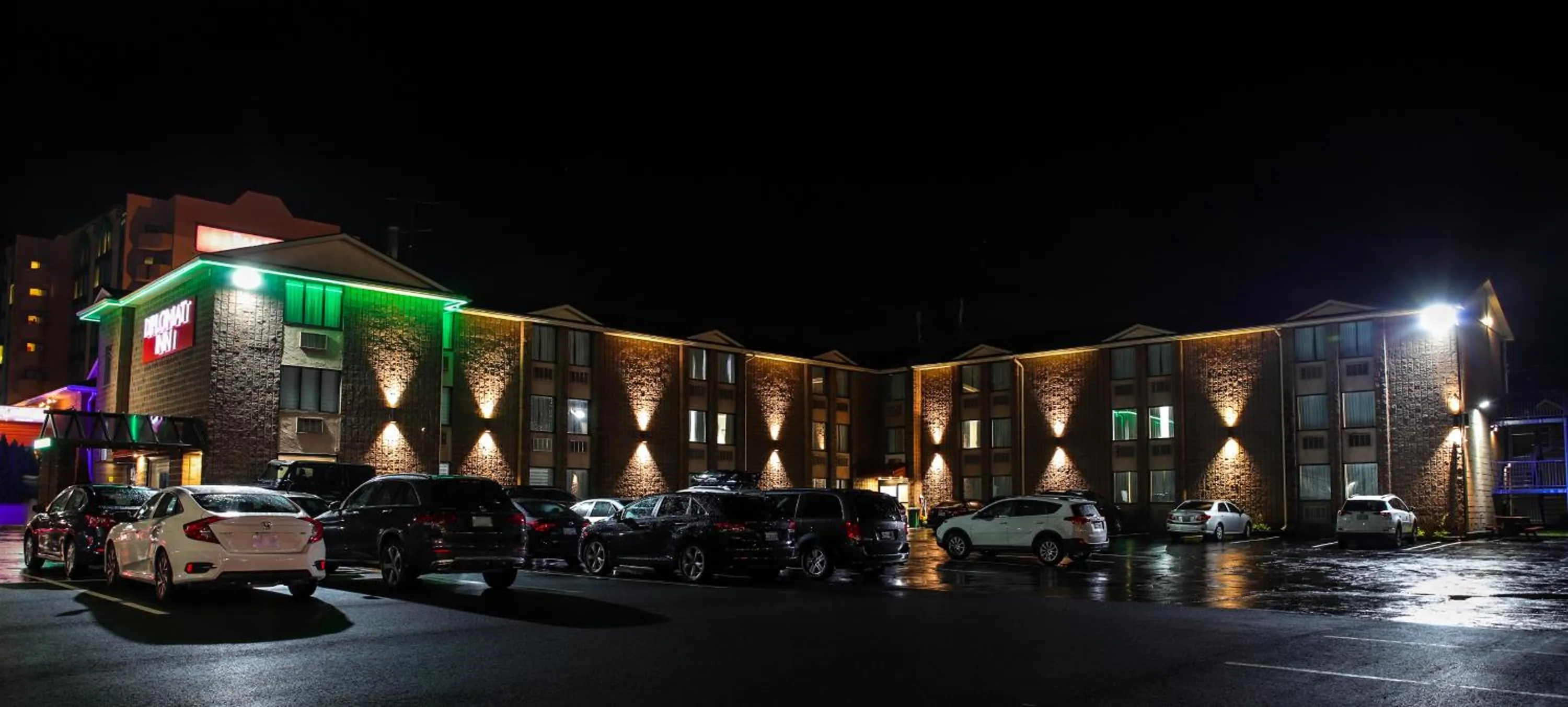 Property building in Diplomat Inn