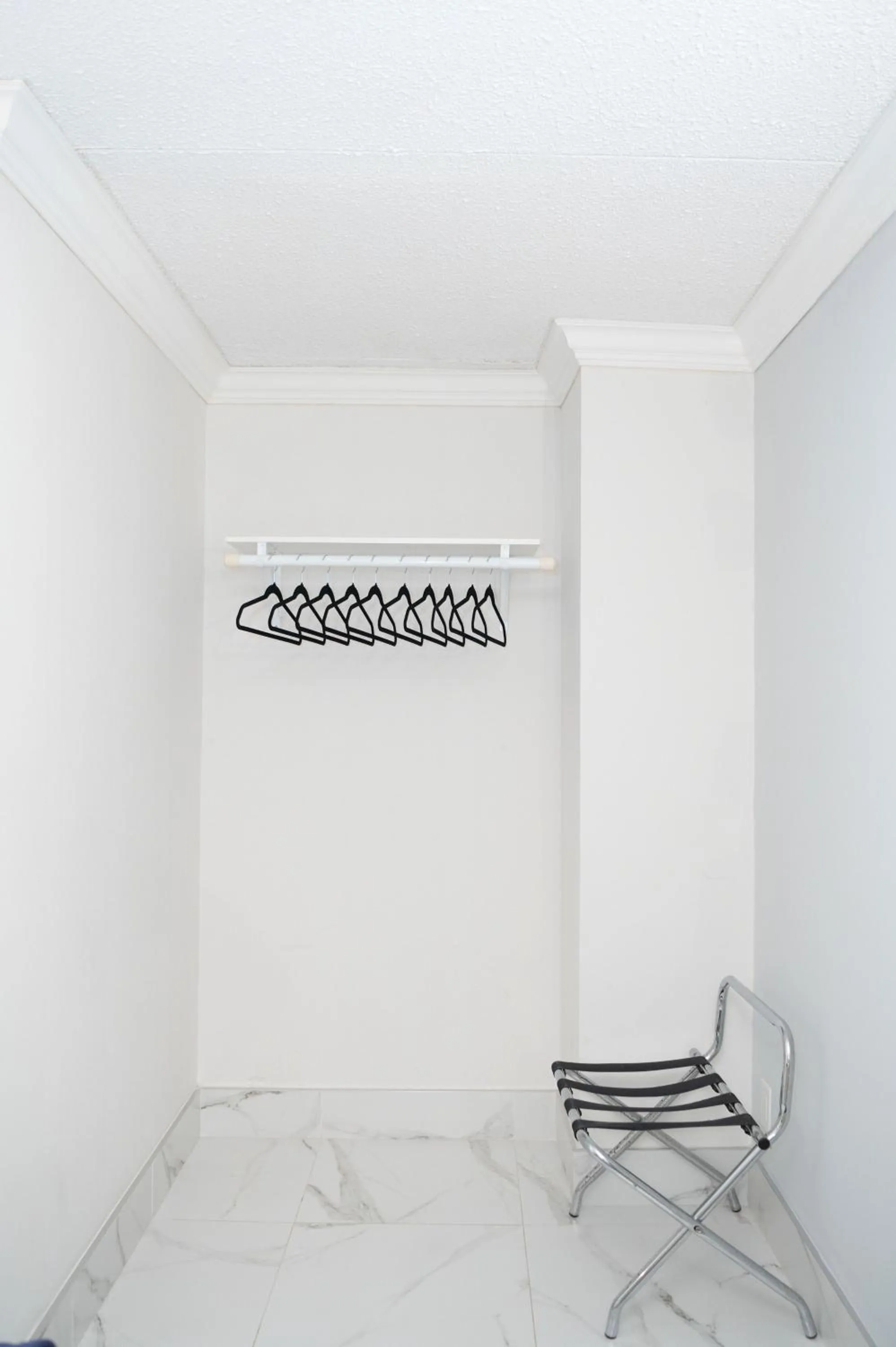 room service in Diplomat Inn