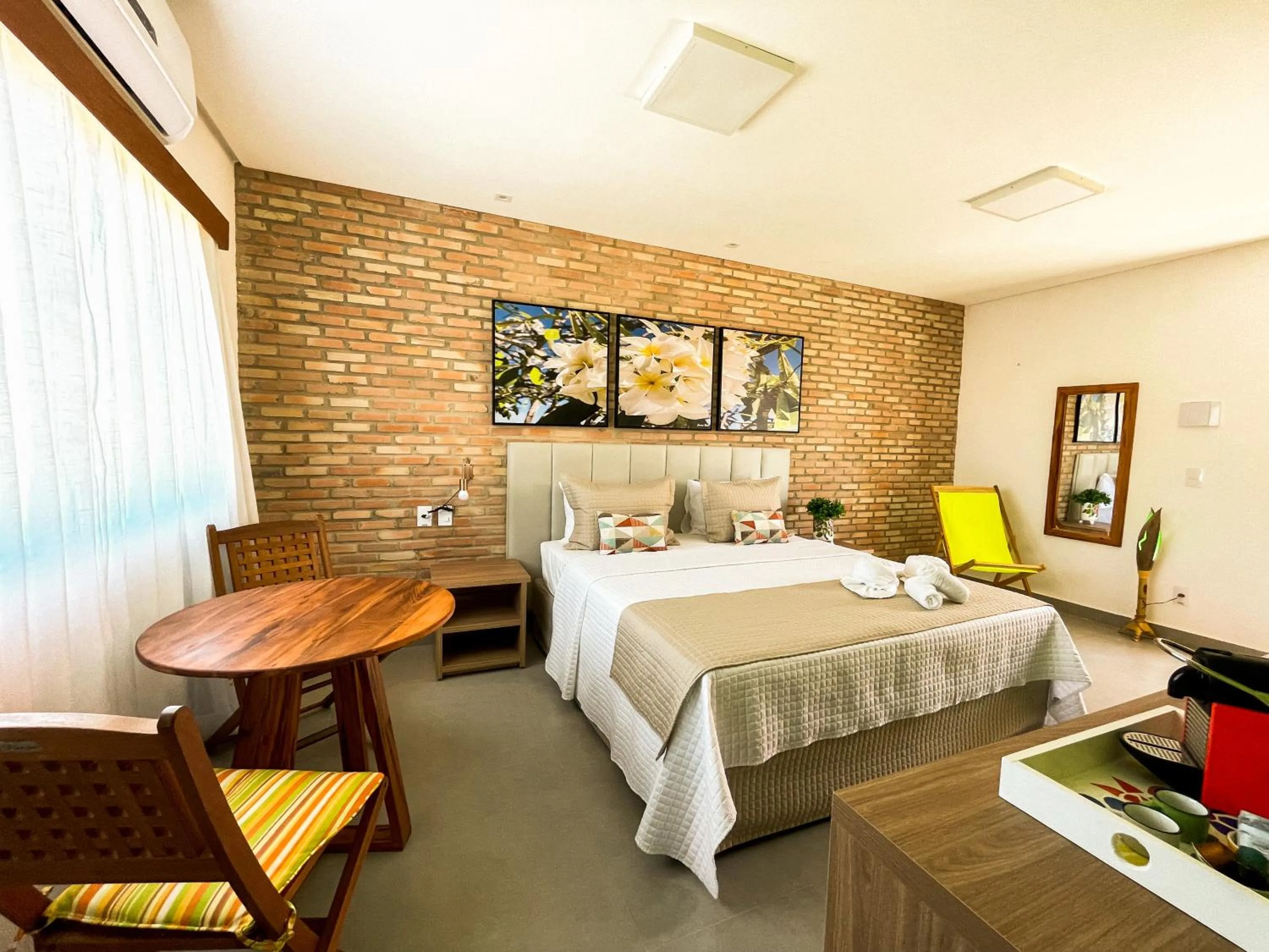 Photo of the whole room, Bed in Pousada das Flores