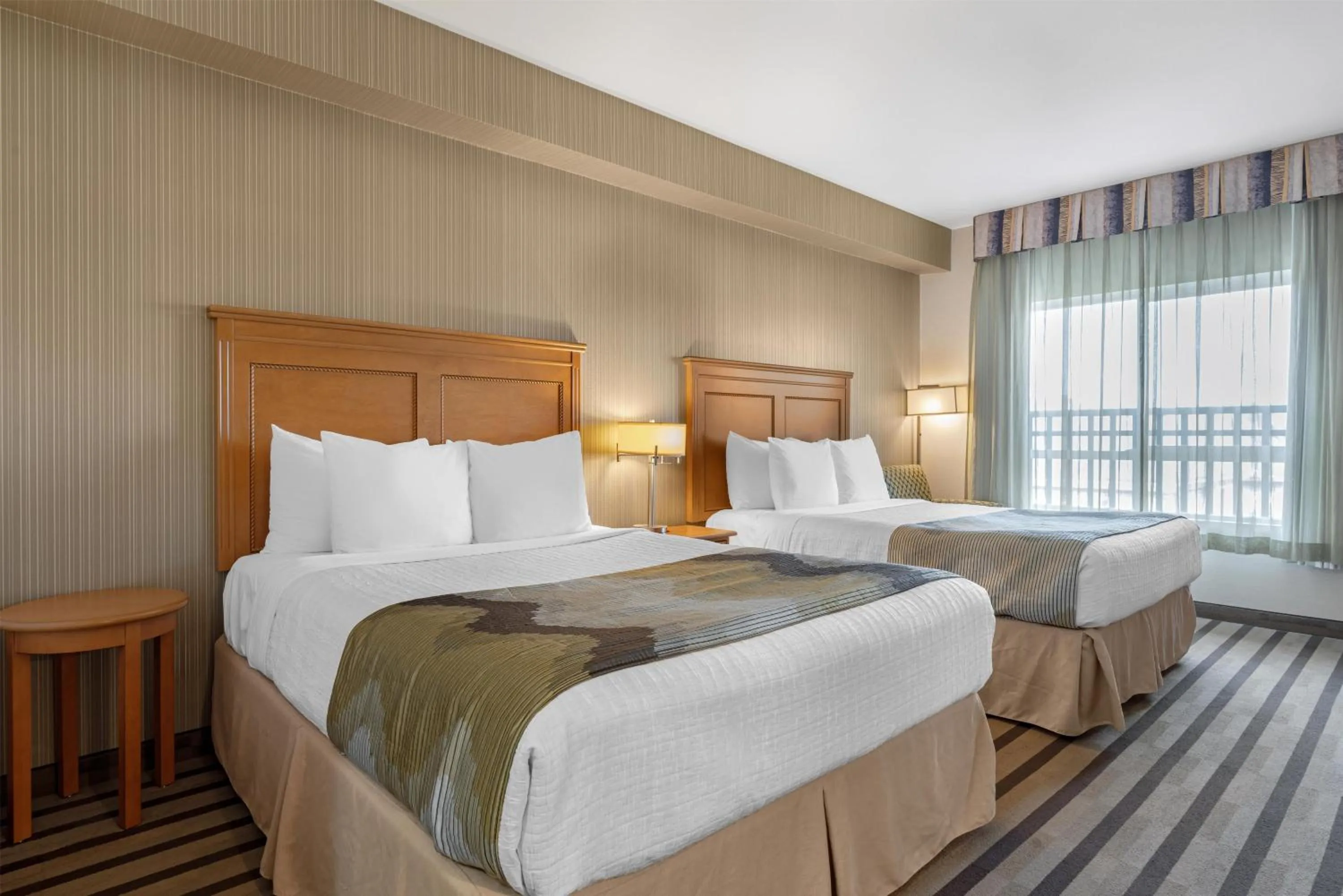 Bedroom, Bed in Best Western King George Inn & Suites