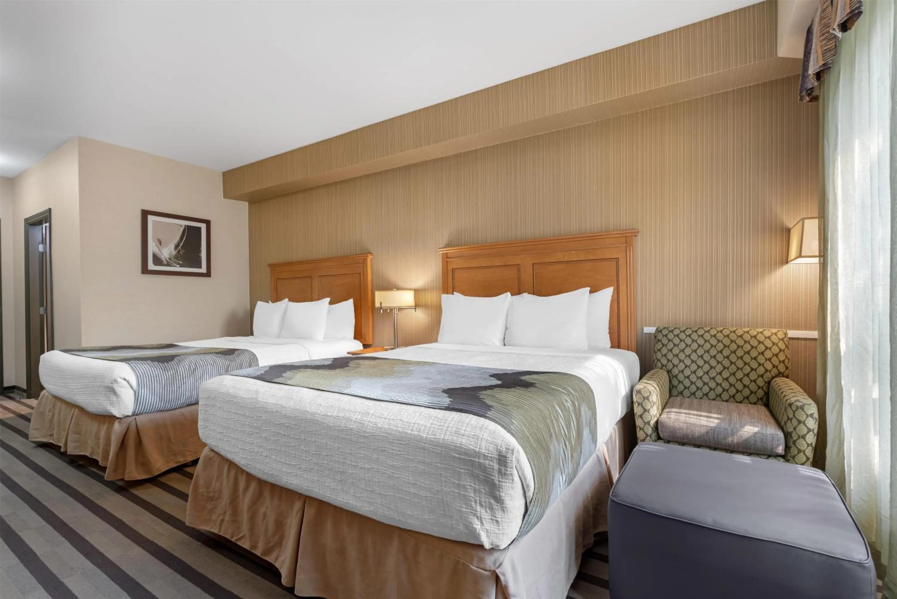 Bedroom, Bed in Best Western King George Inn & Suites