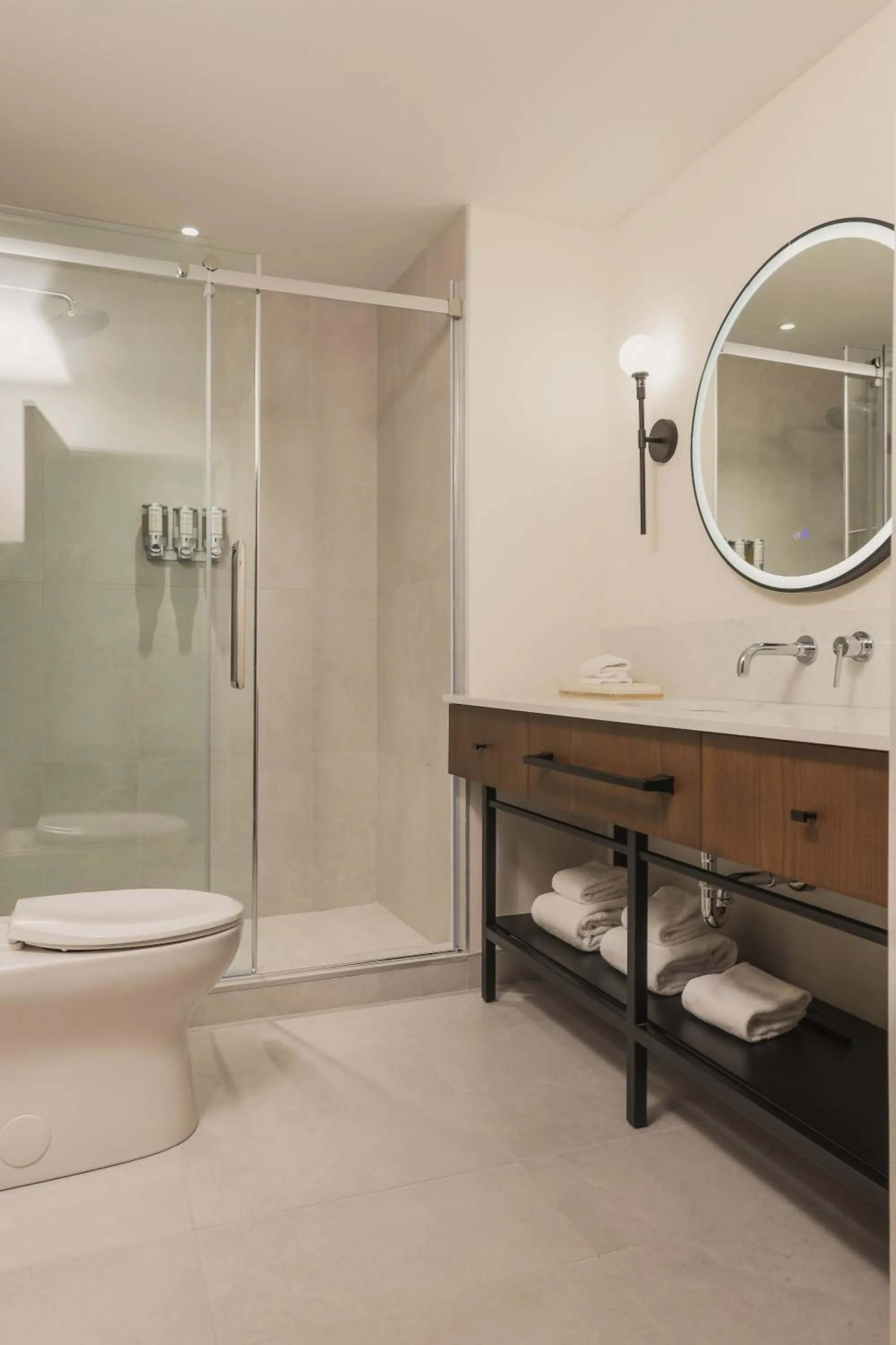 Bathroom in Hotel Chateau Laurier Québec