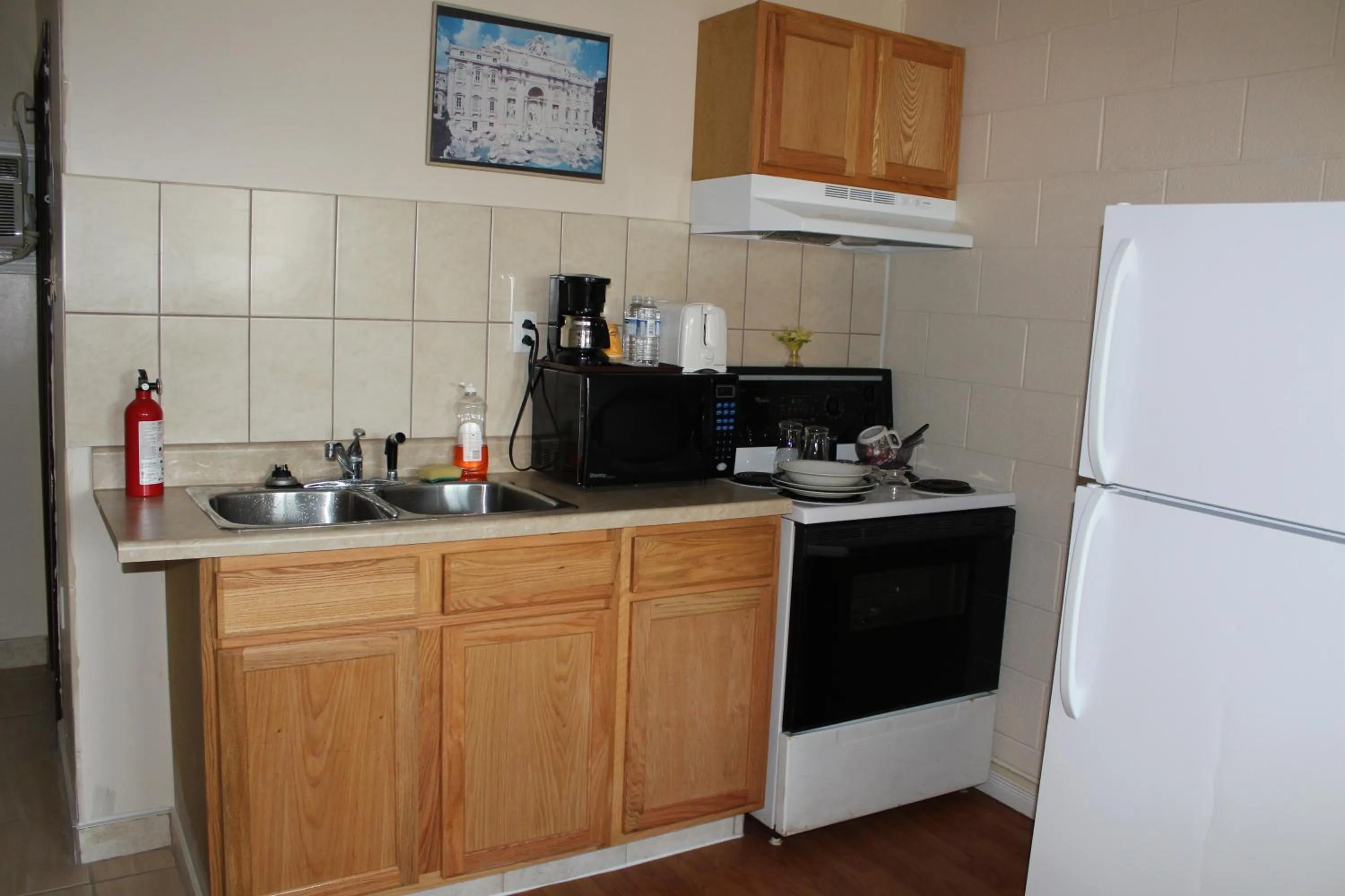 Kitchen or kitchenette in Ritz Inn Niagara