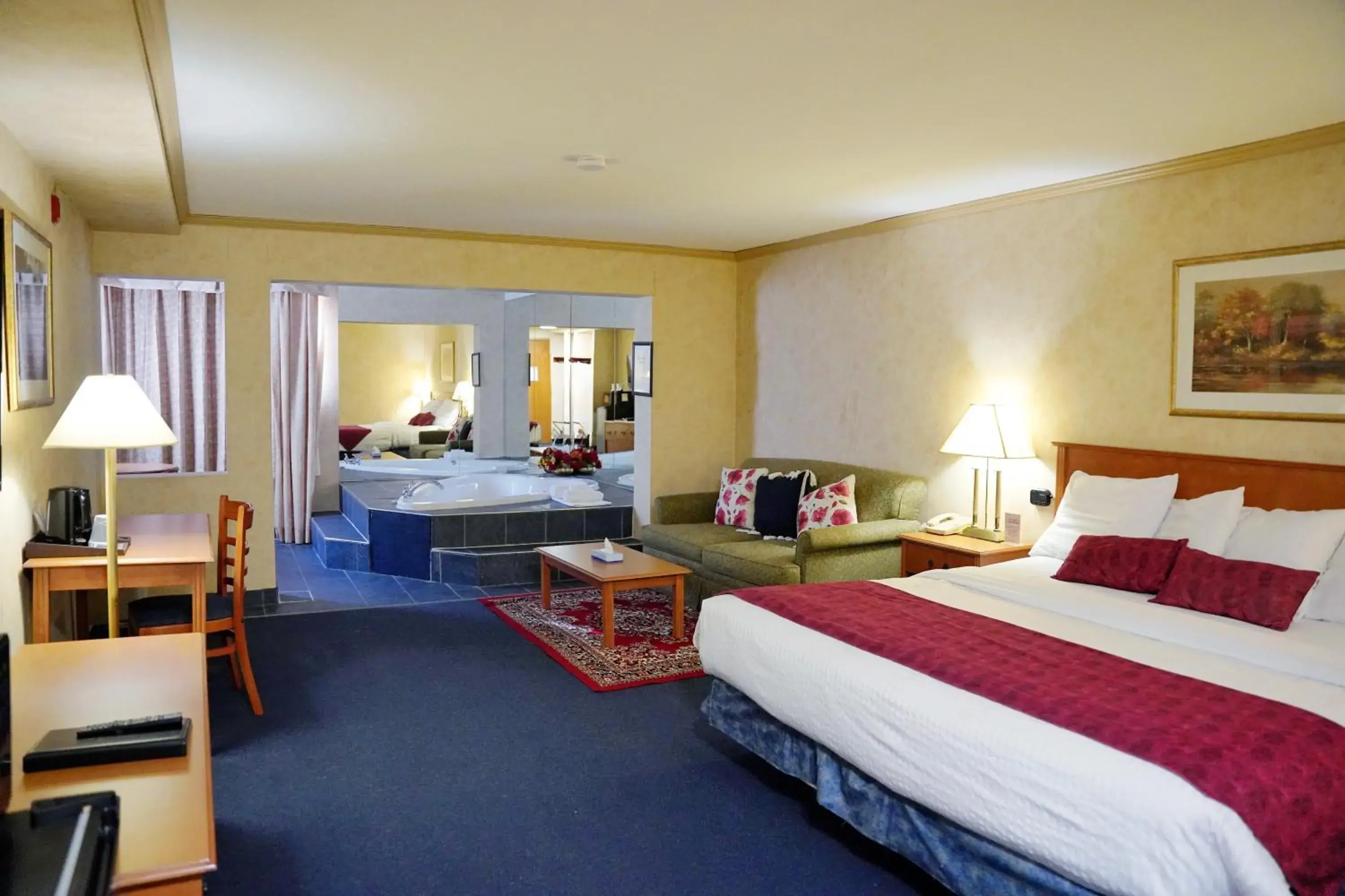 King Room with Spa Bath in The Glengate Hotel & Suites King Room with Spa Bath in The Glengate Hotel & Suites