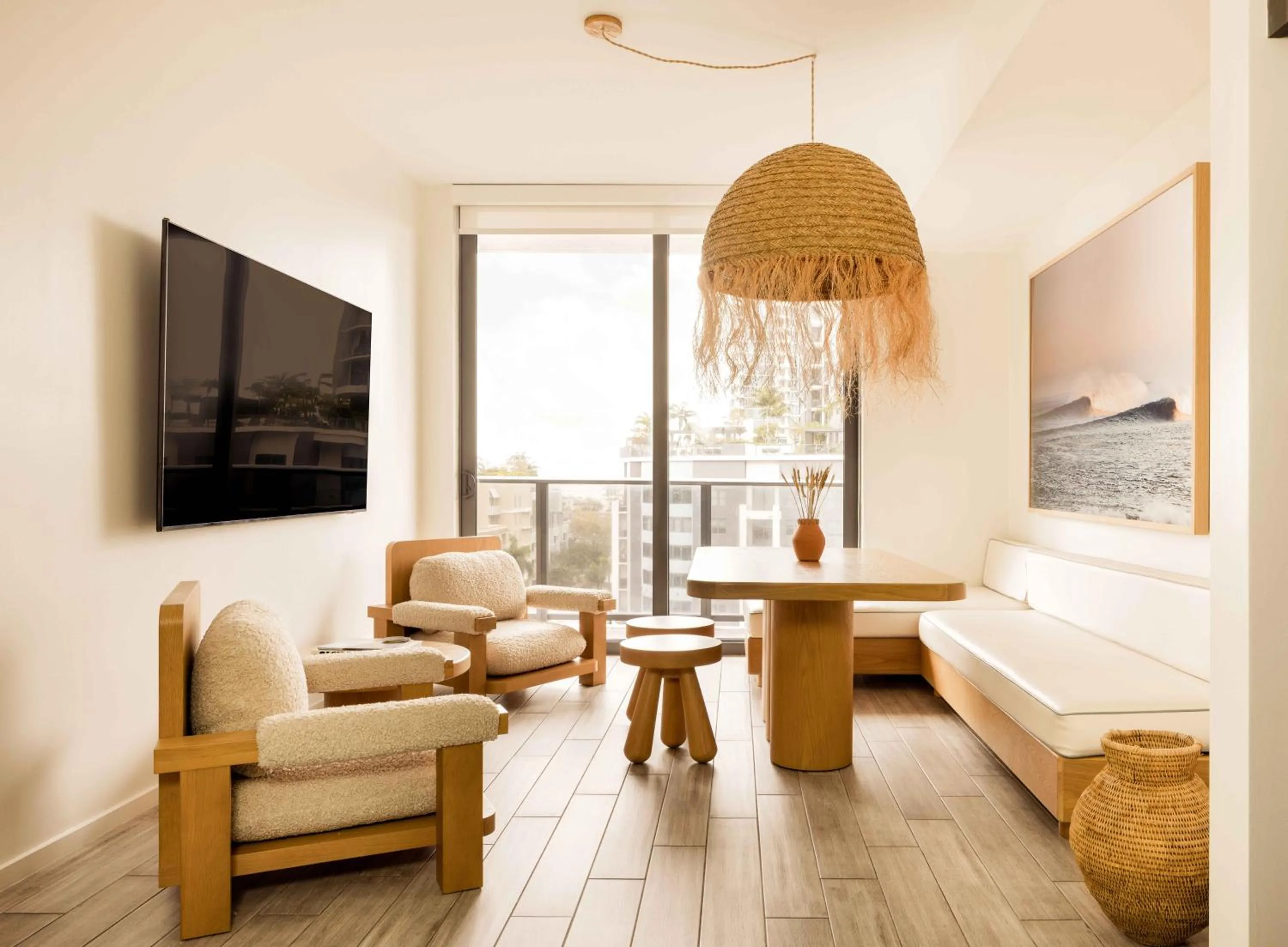 TV and multimedia in Sonder at Riverwalk