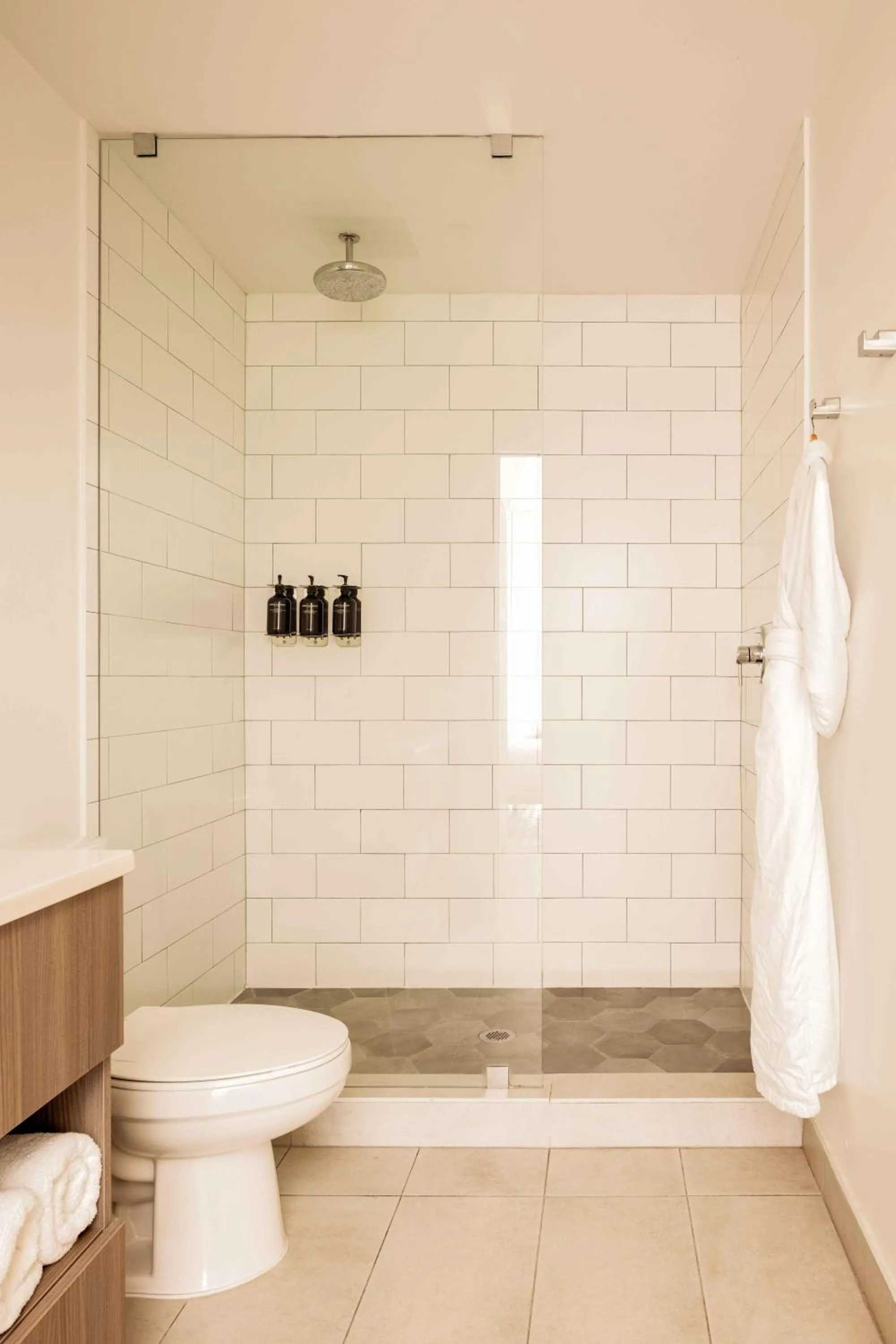 Shower in Sonder at Riverwalk