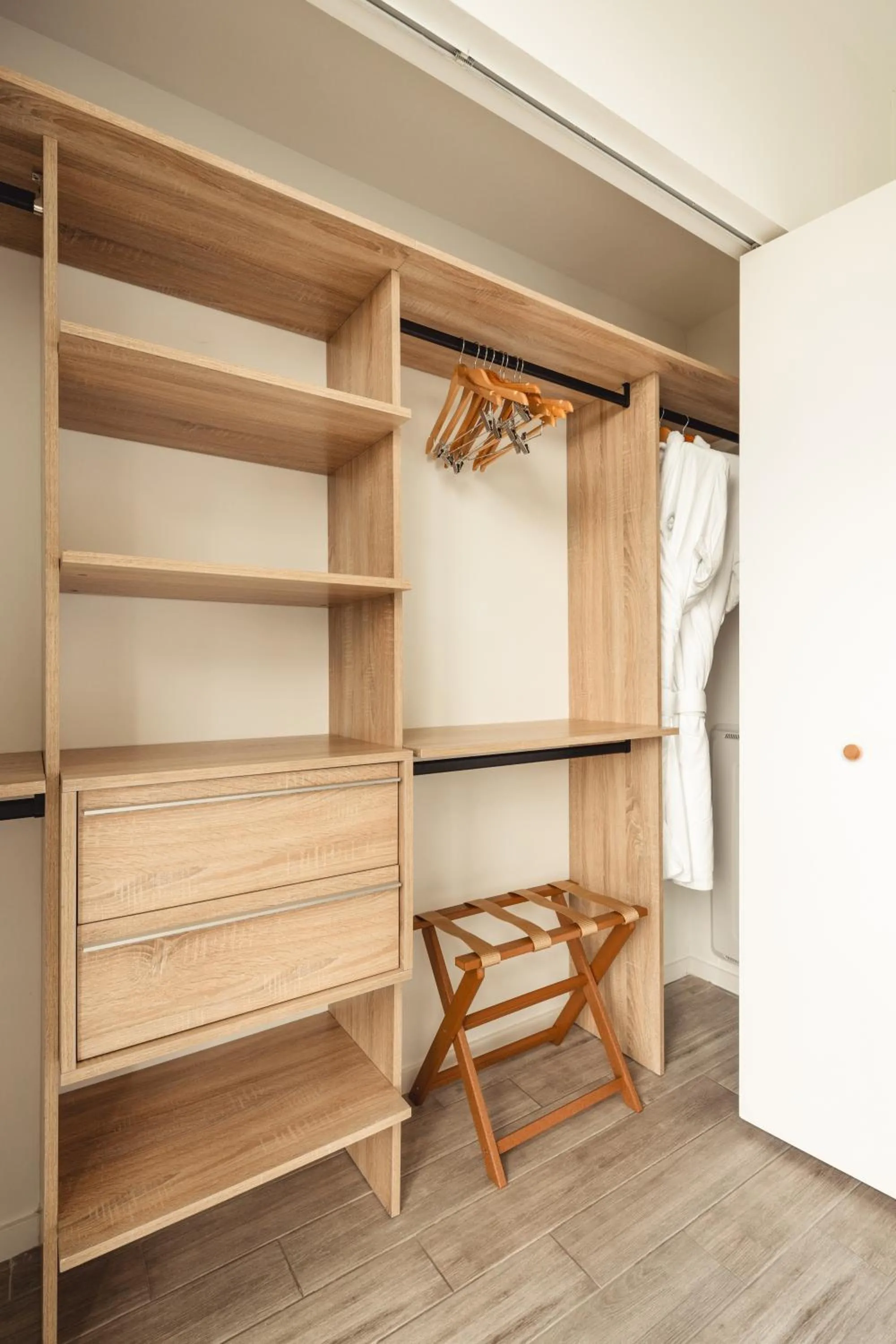 wardrobe, Bed in Sonder at Riverwalk