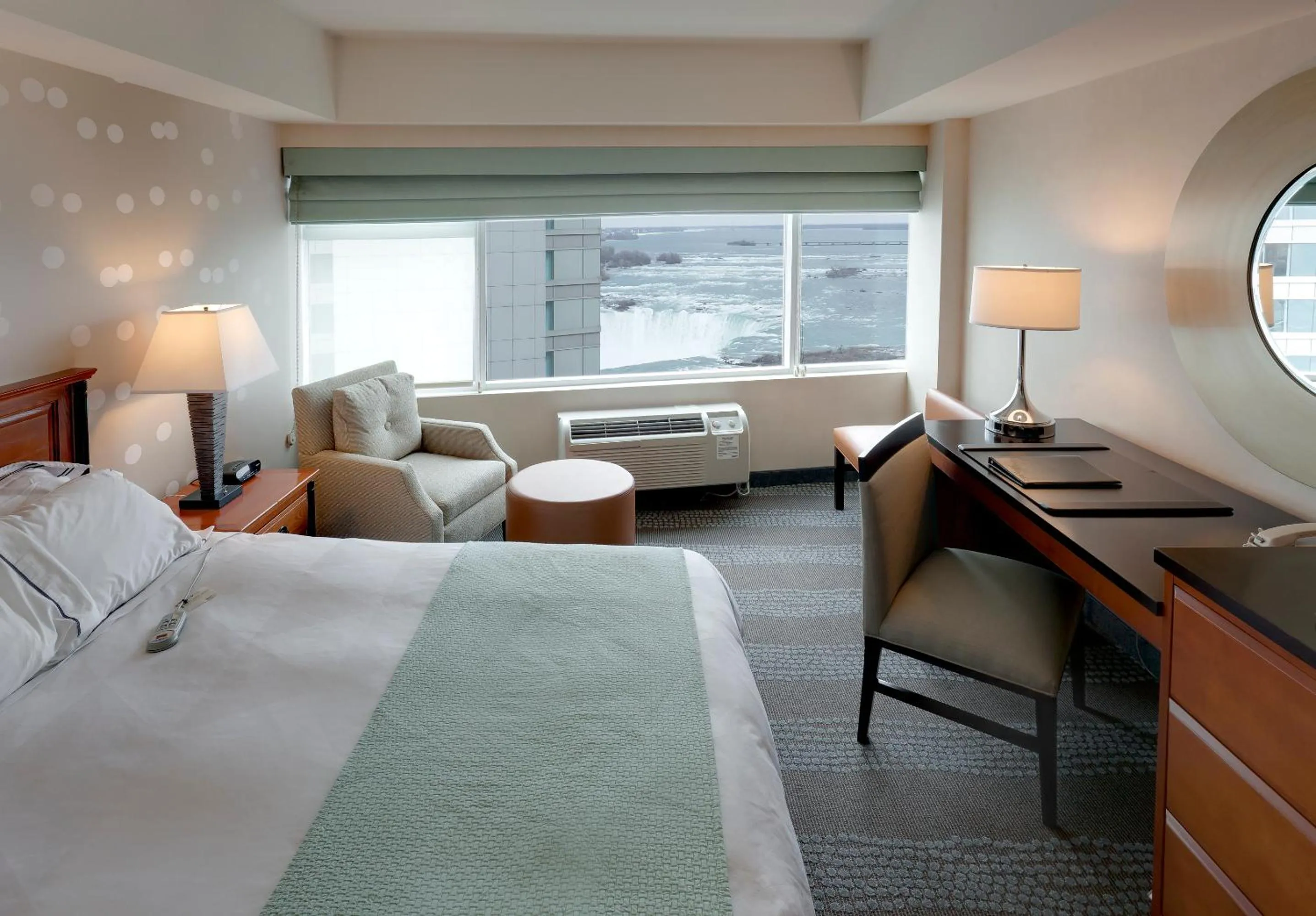 King Room with Horseshoe Falls View - Non-Smoking/Low Floors in Niagara Fallsview Hotel & Suites