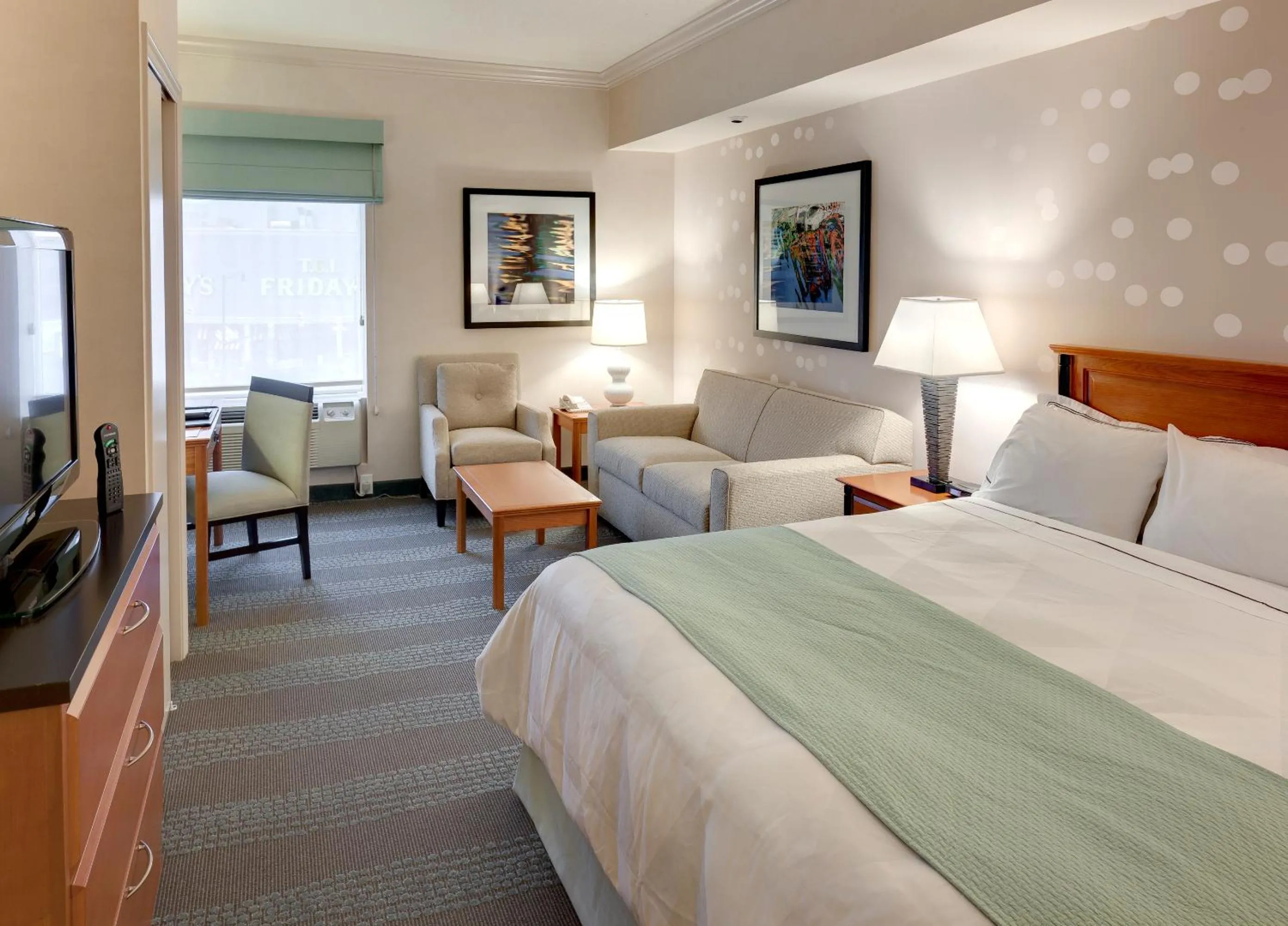 King Room with Sofa Bed and City View in Niagara Fallsview Hotel & Suites