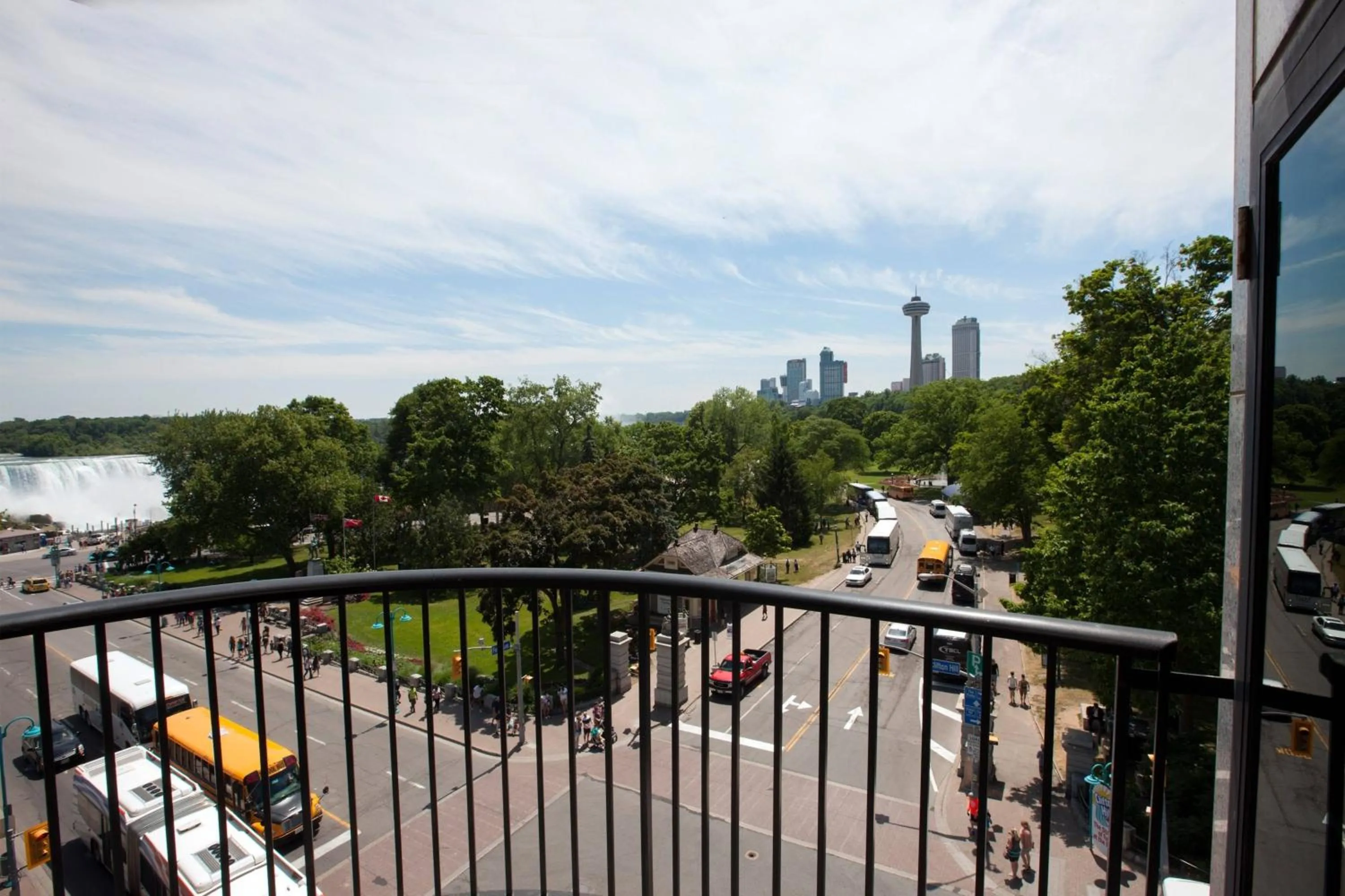 Photo of the whole room in Sheraton Fallsview Hotel