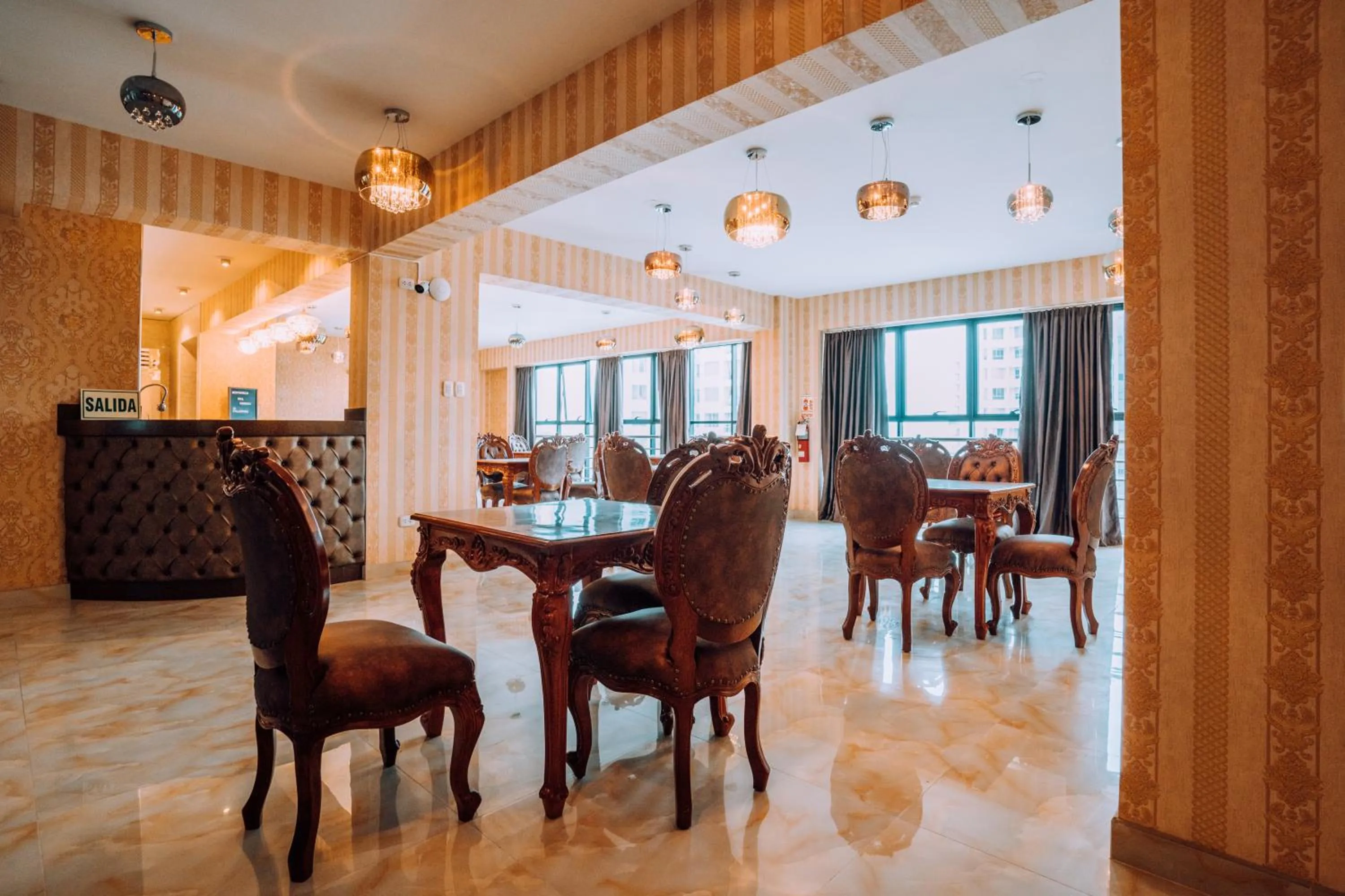 Restaurant/places to eat in Lima Central Design Hotel Spa & Club