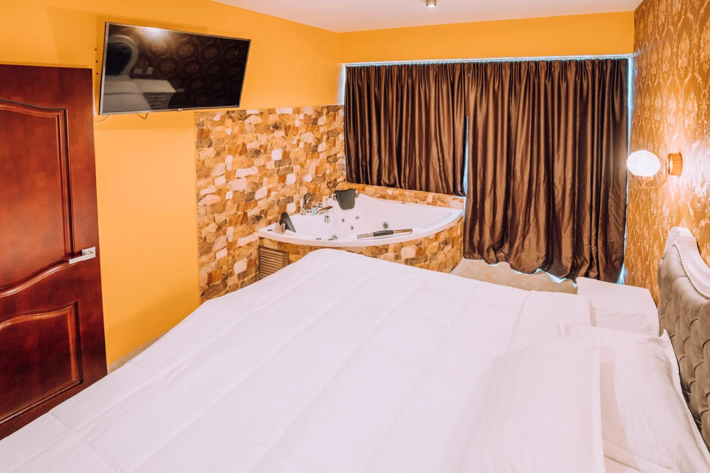 Bed in Lima Central Design Hotel Spa & Club