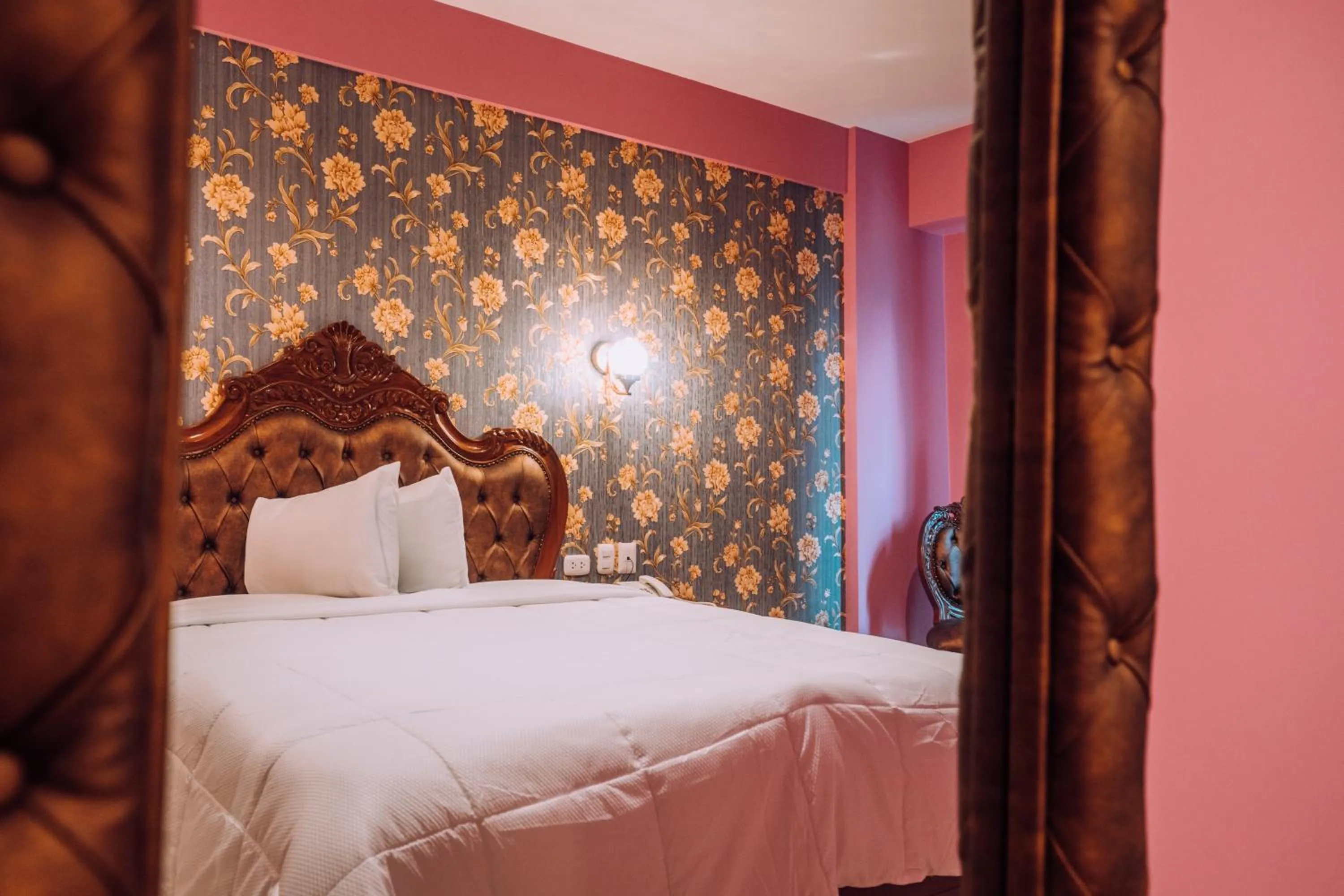 Bed in Lima Central Design Hotel Spa & Club