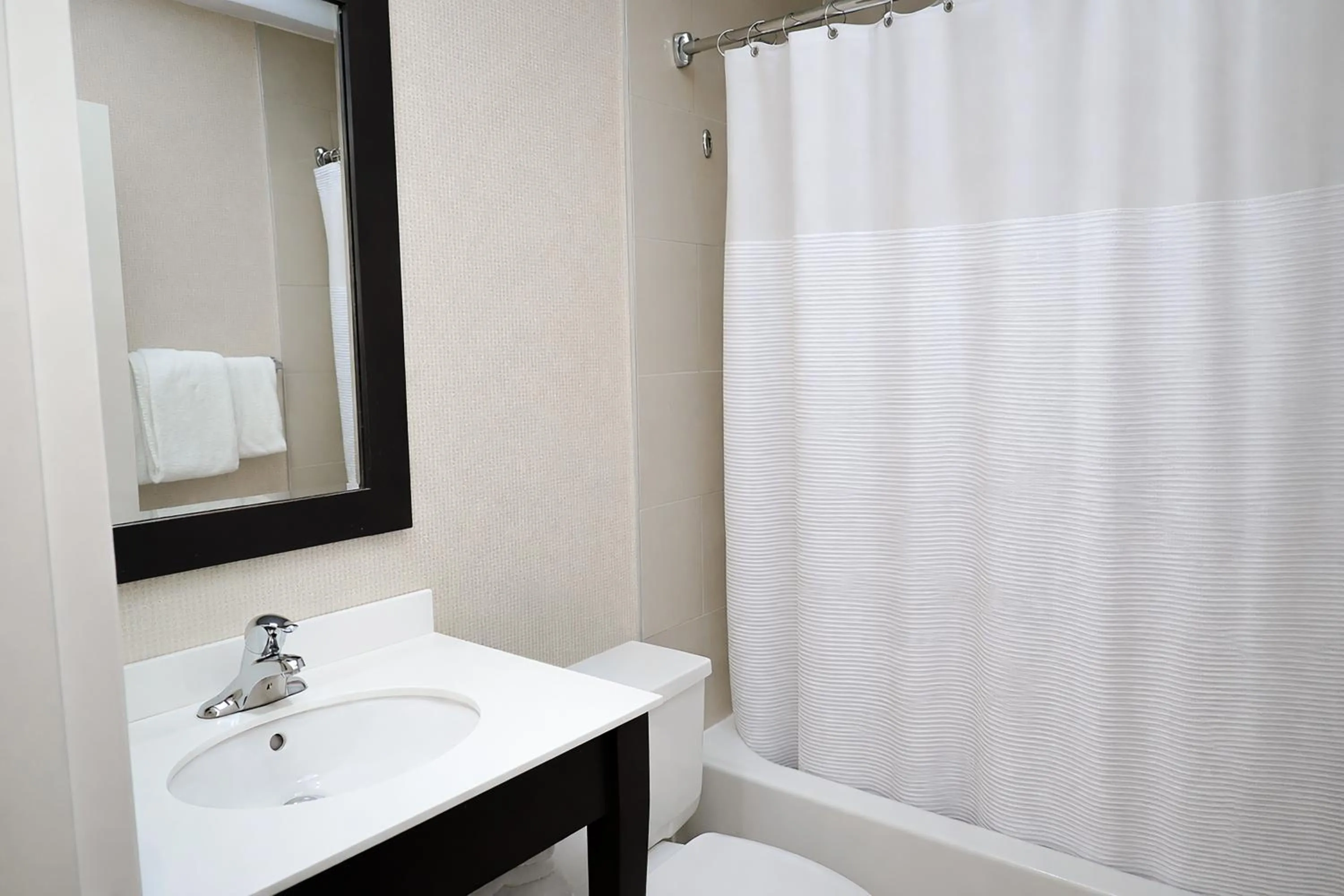 Bathroom in Skyline Hotel & Waterpark