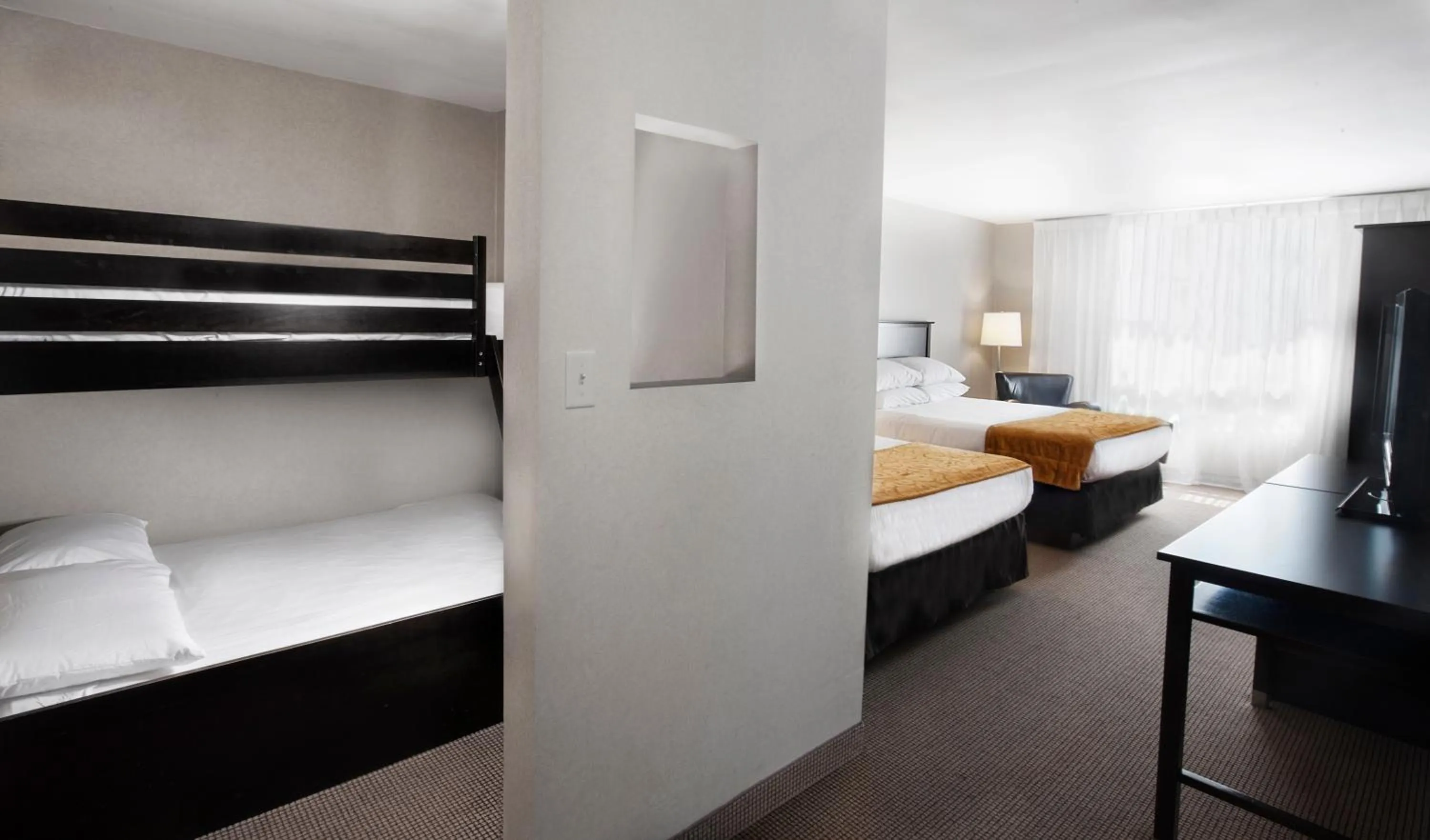 Photo of the whole room, Bed in Skyline Hotel & Waterpark