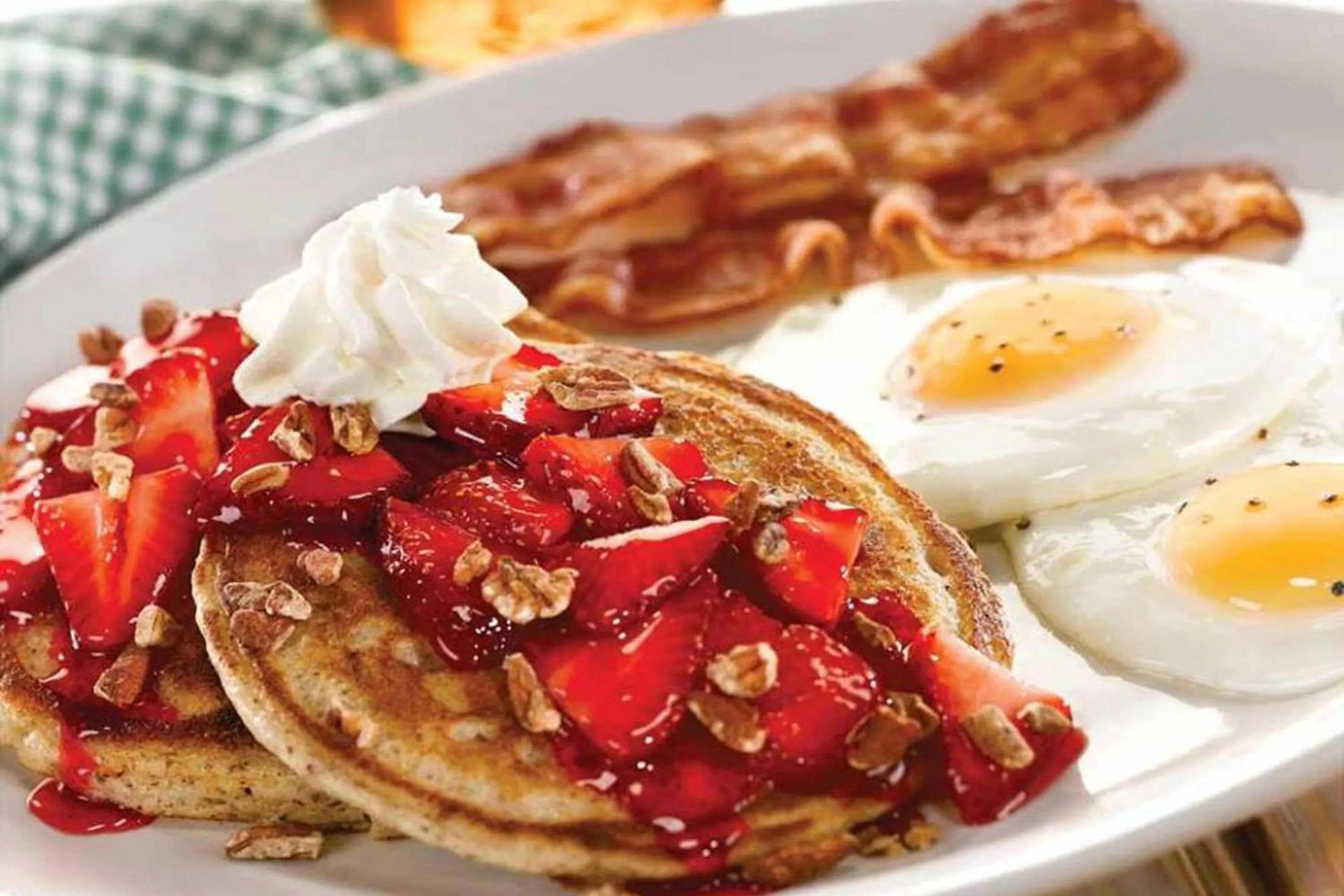 Restaurant/places to eat in Skyline Hotel & Waterpark