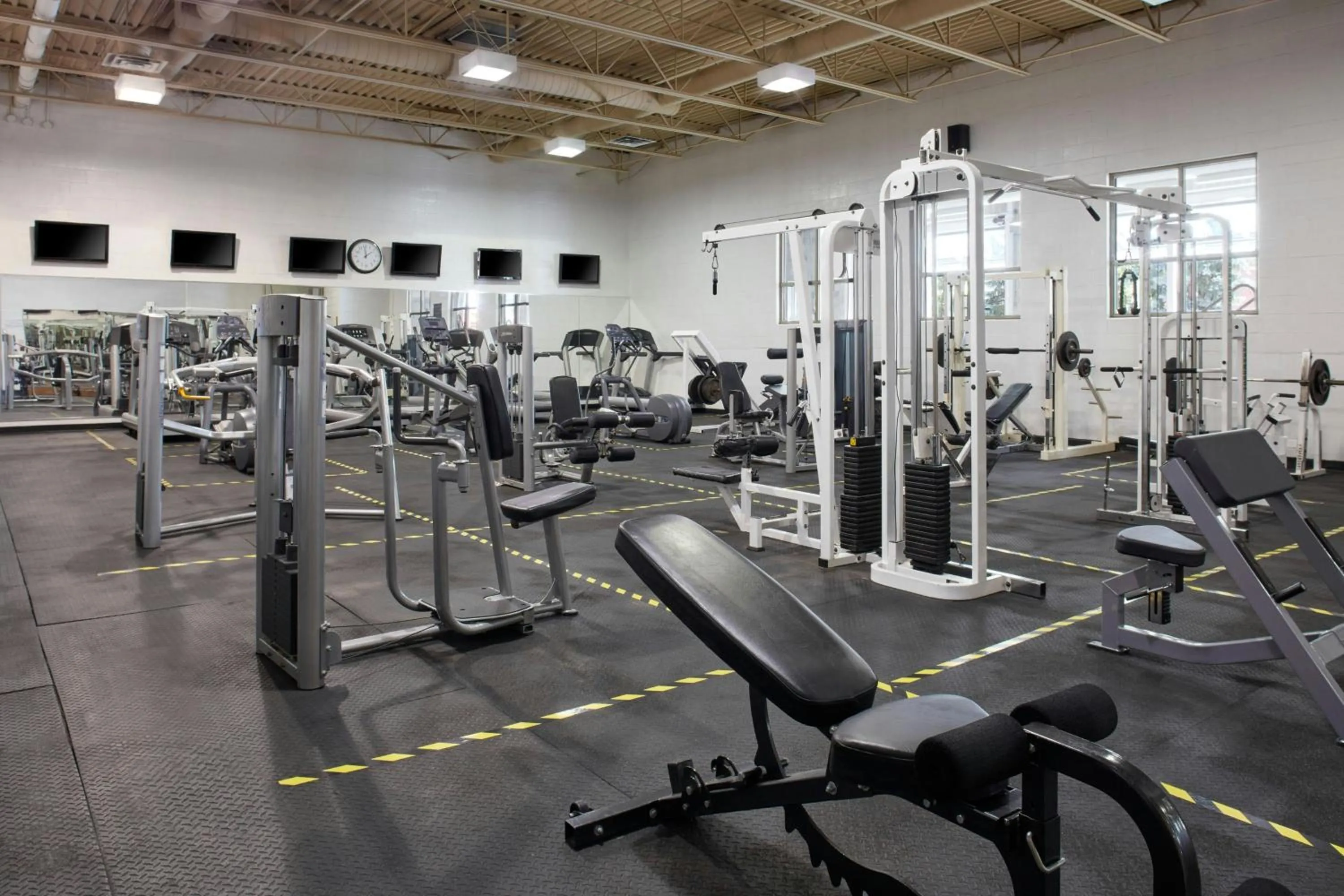 Fitness centre/facilities in Sheraton Parkway Toronto North Hotel & Suites