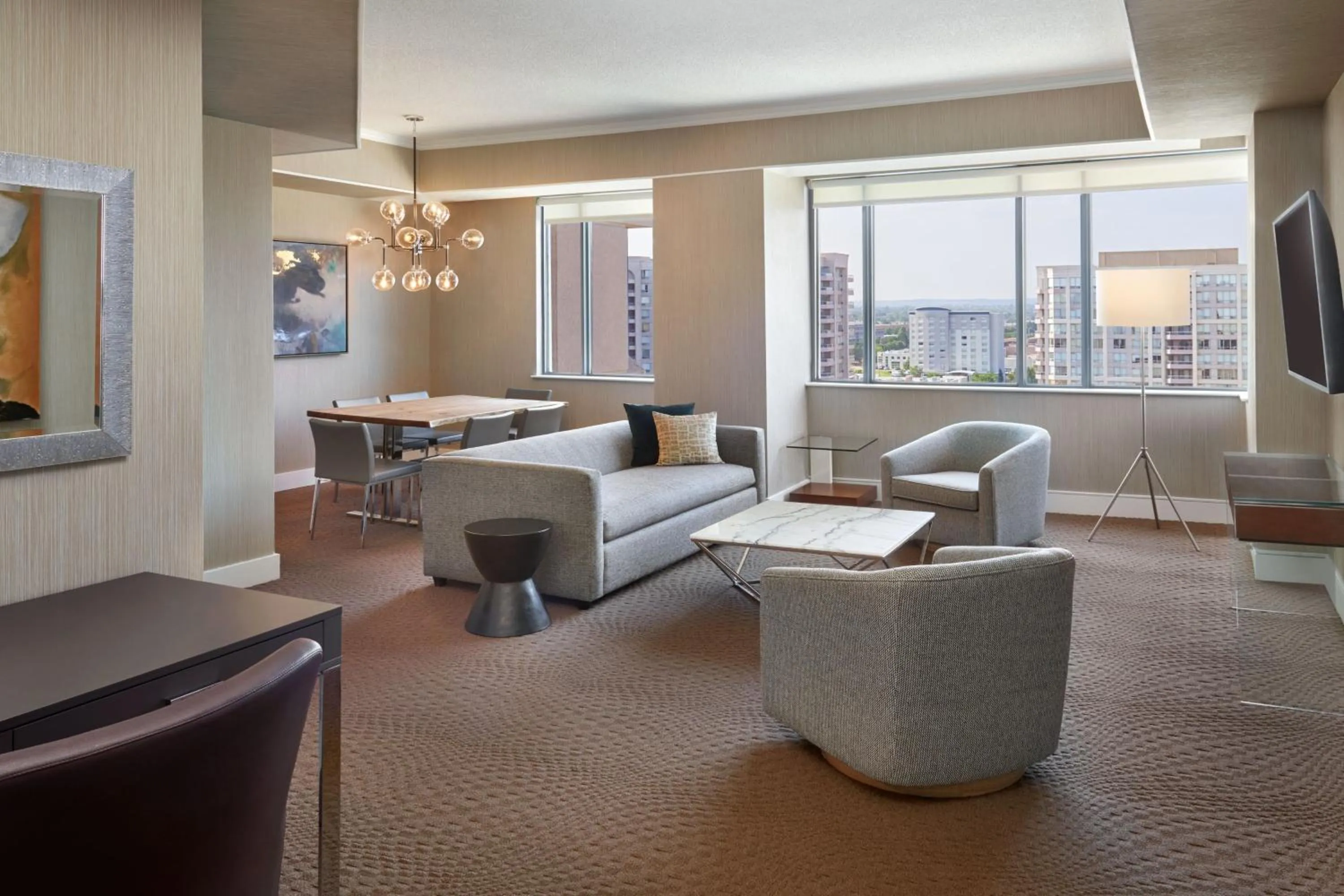 Bedroom in Sheraton Parkway Toronto North Hotel & Suites