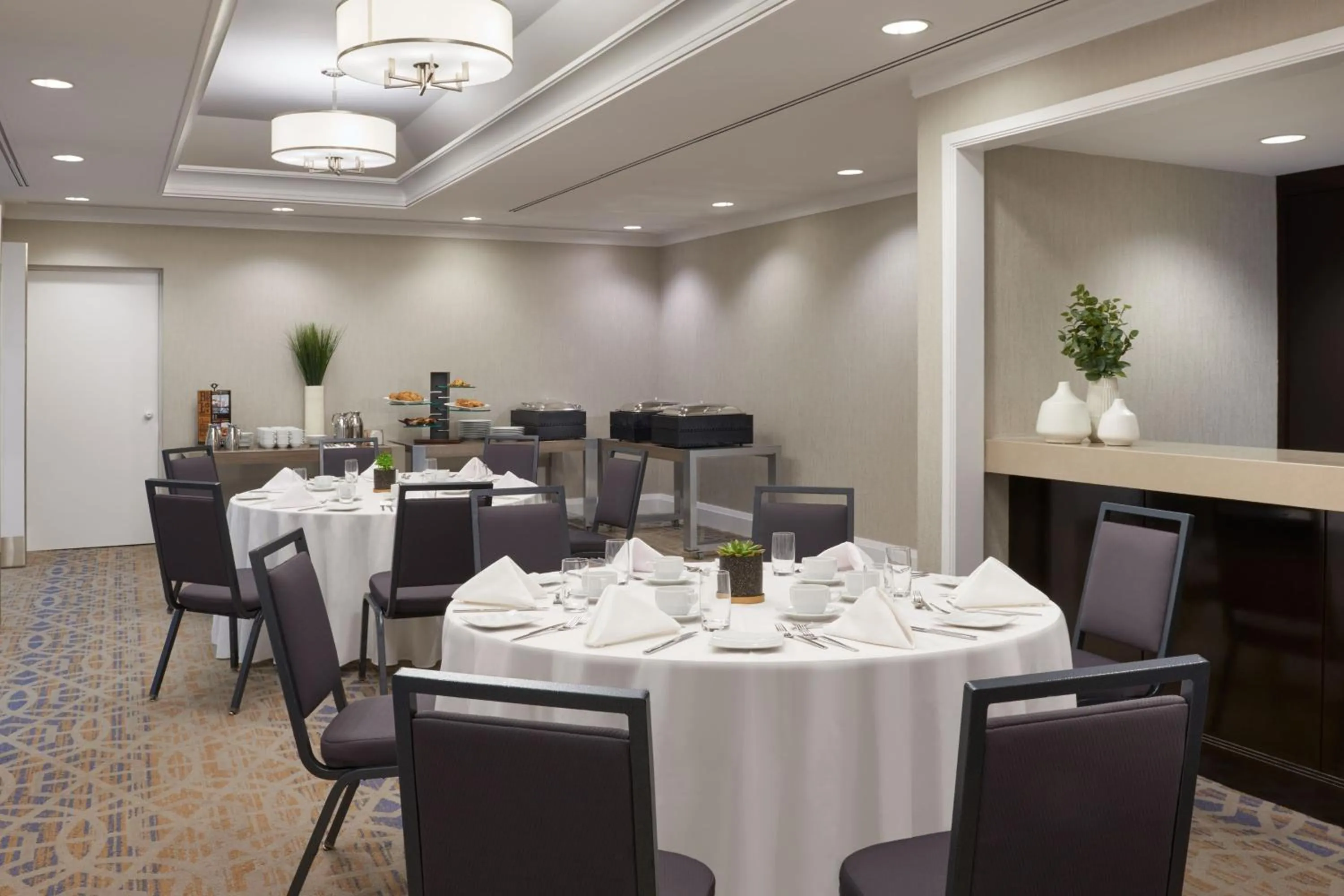 Meeting/conference room in Sheraton Parkway Toronto North Hotel & Suites