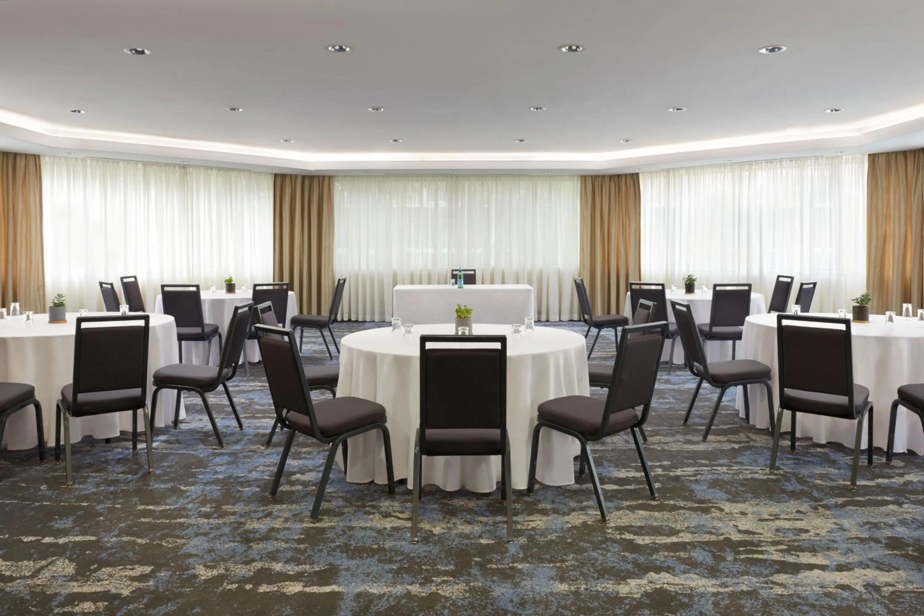 Meeting/conference room in Sheraton Parkway Toronto North Hotel & Suites