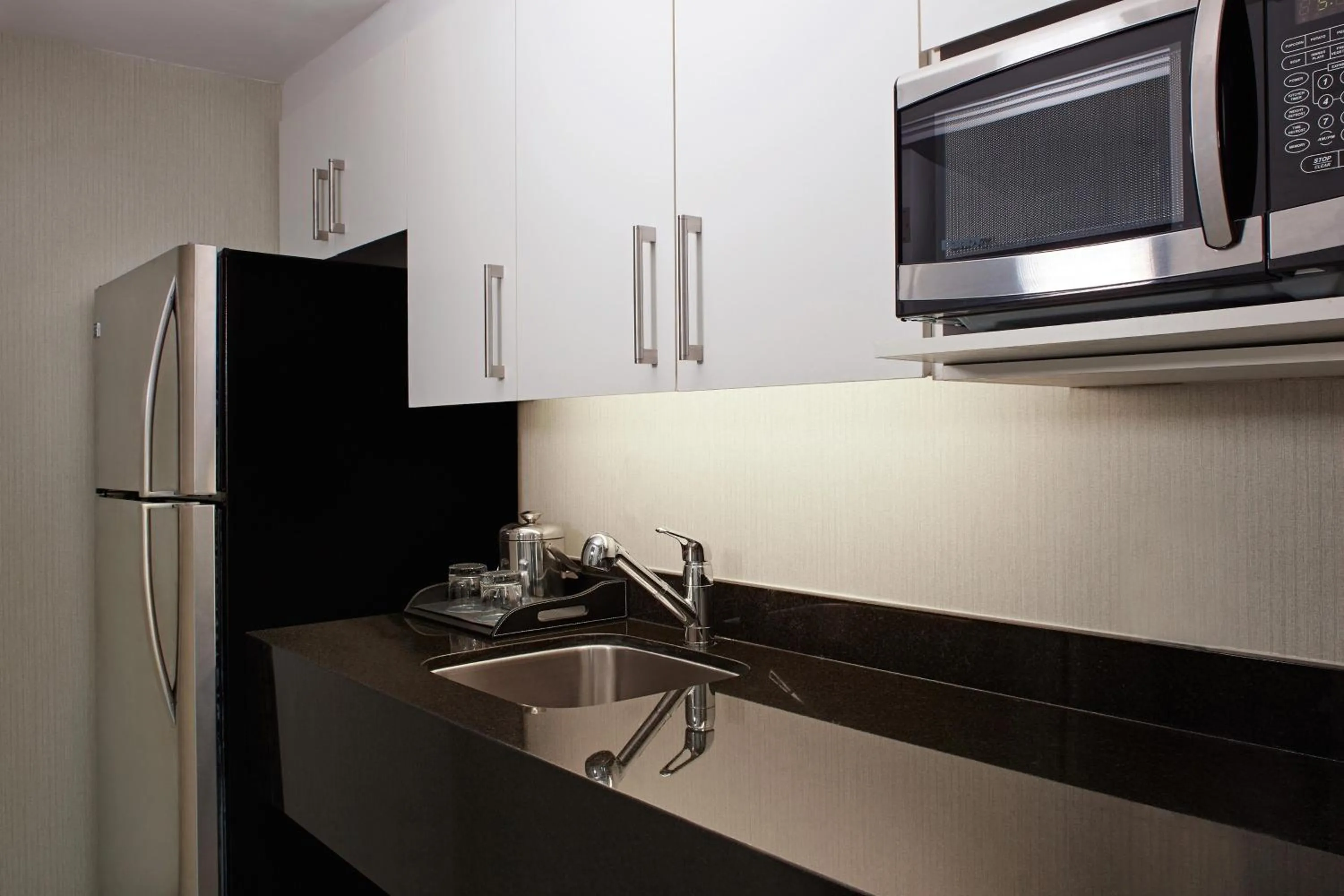 Bedroom in Sheraton Parkway Toronto North Hotel & Suites