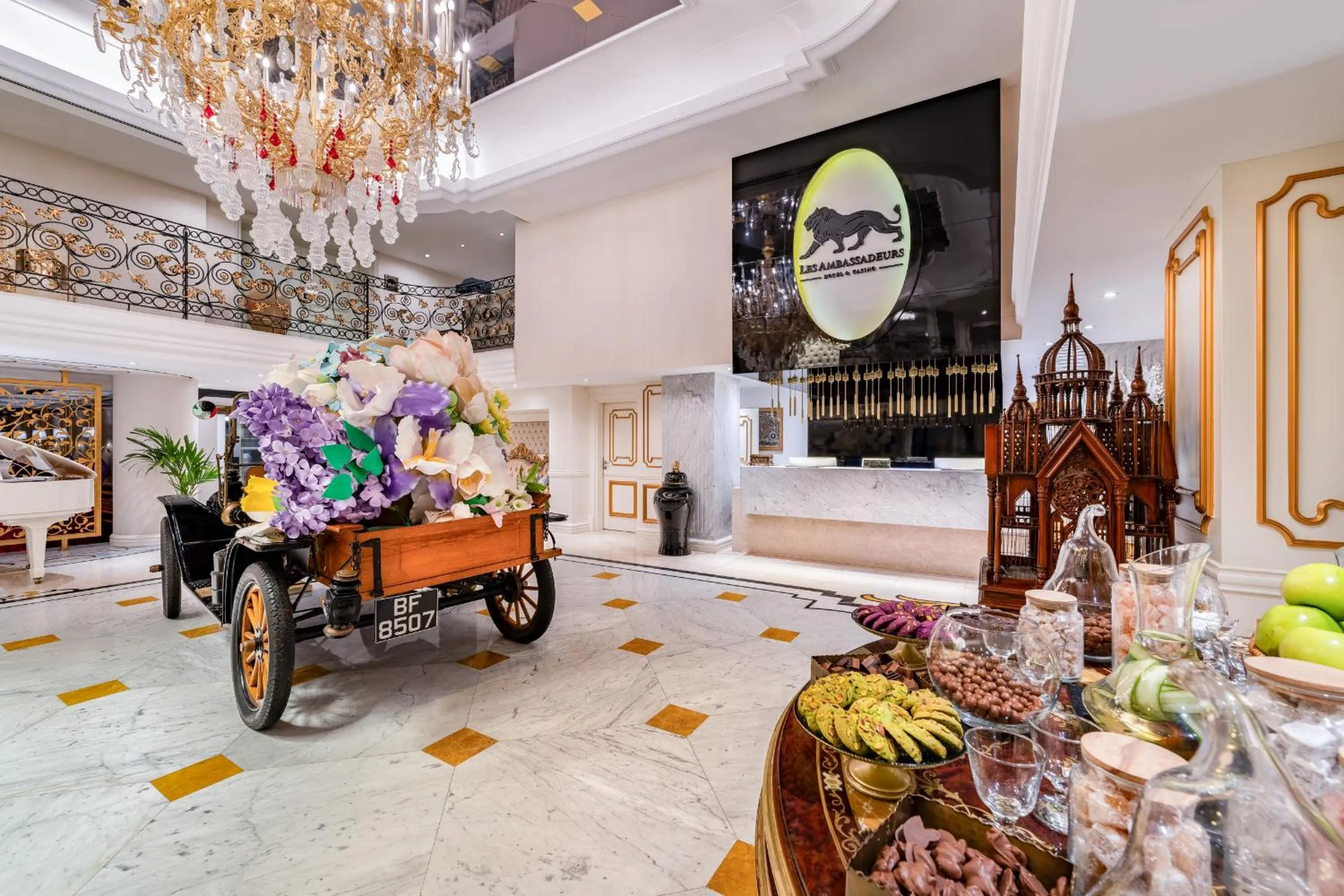 Lobby or reception in Les Ambassadeurs Hotel Casino&Marina
