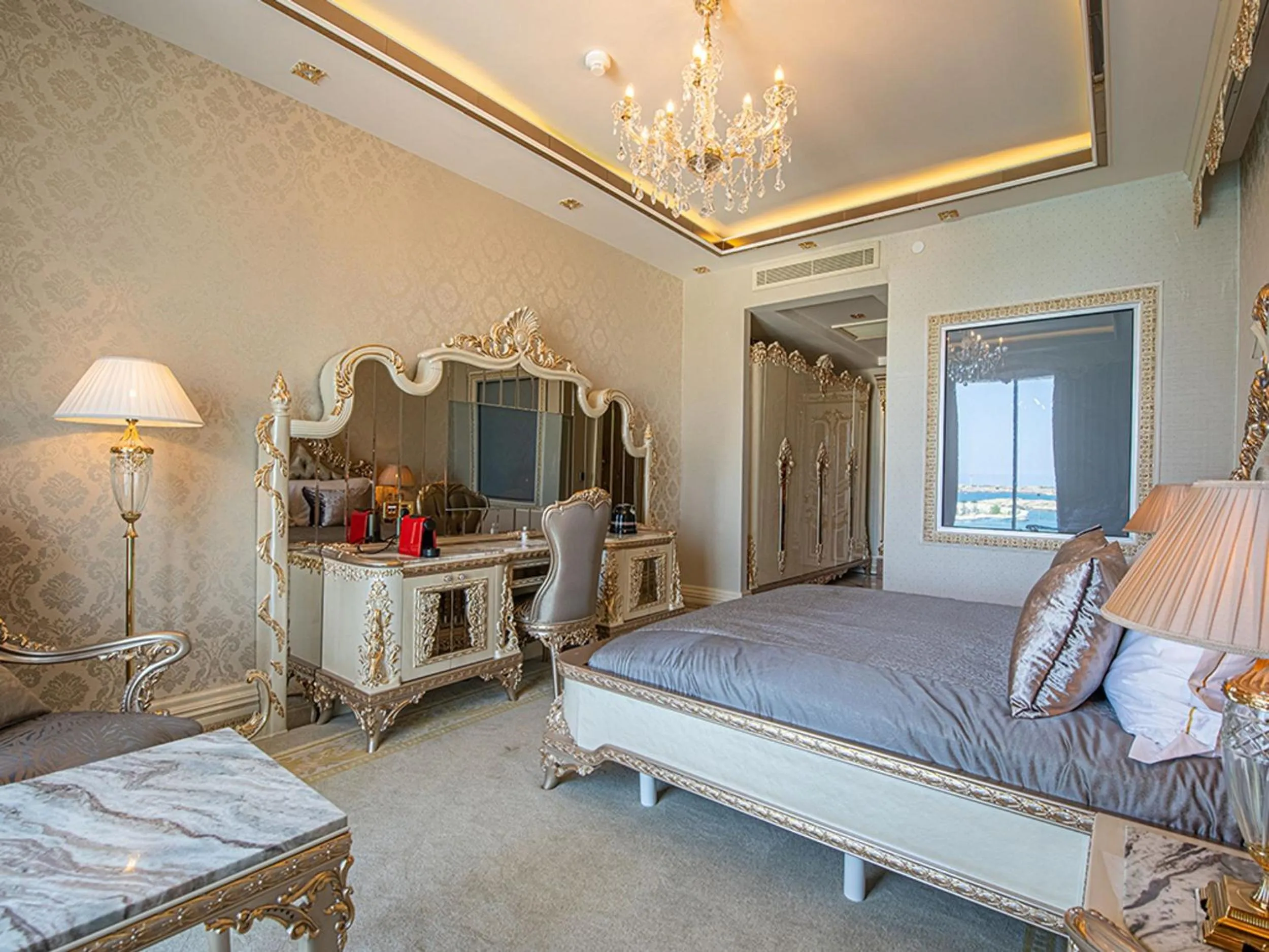 Bed in Les Ambassadeurs Hotel Casino&Marina