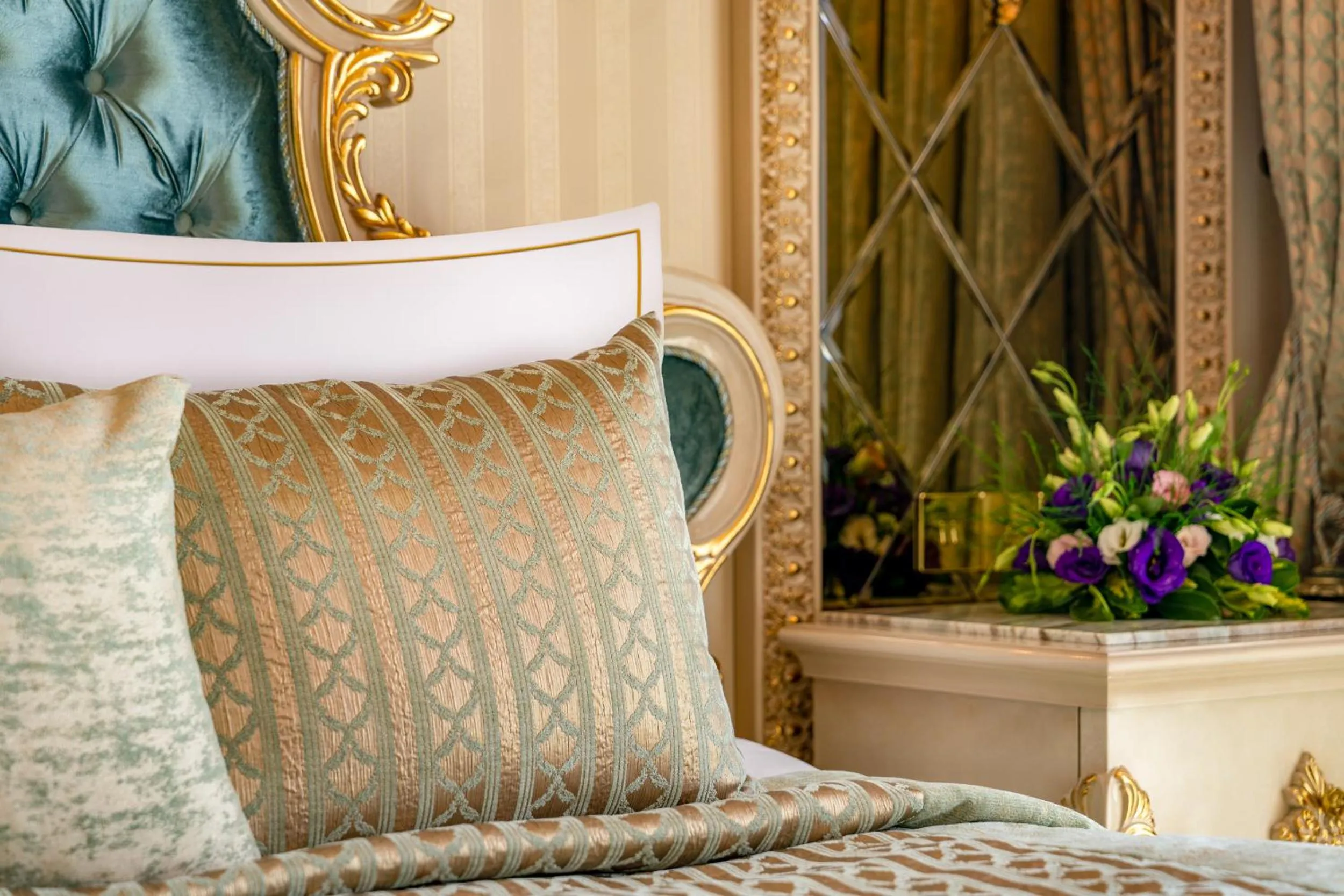 Massage in Les Ambassadeurs Hotel Casino&Marina