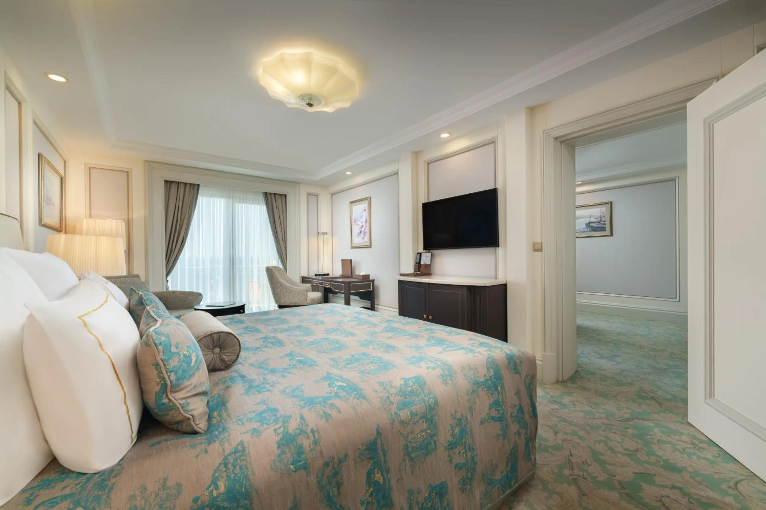 Bedroom in Les Ambassadeurs Hotel Casino&Marina