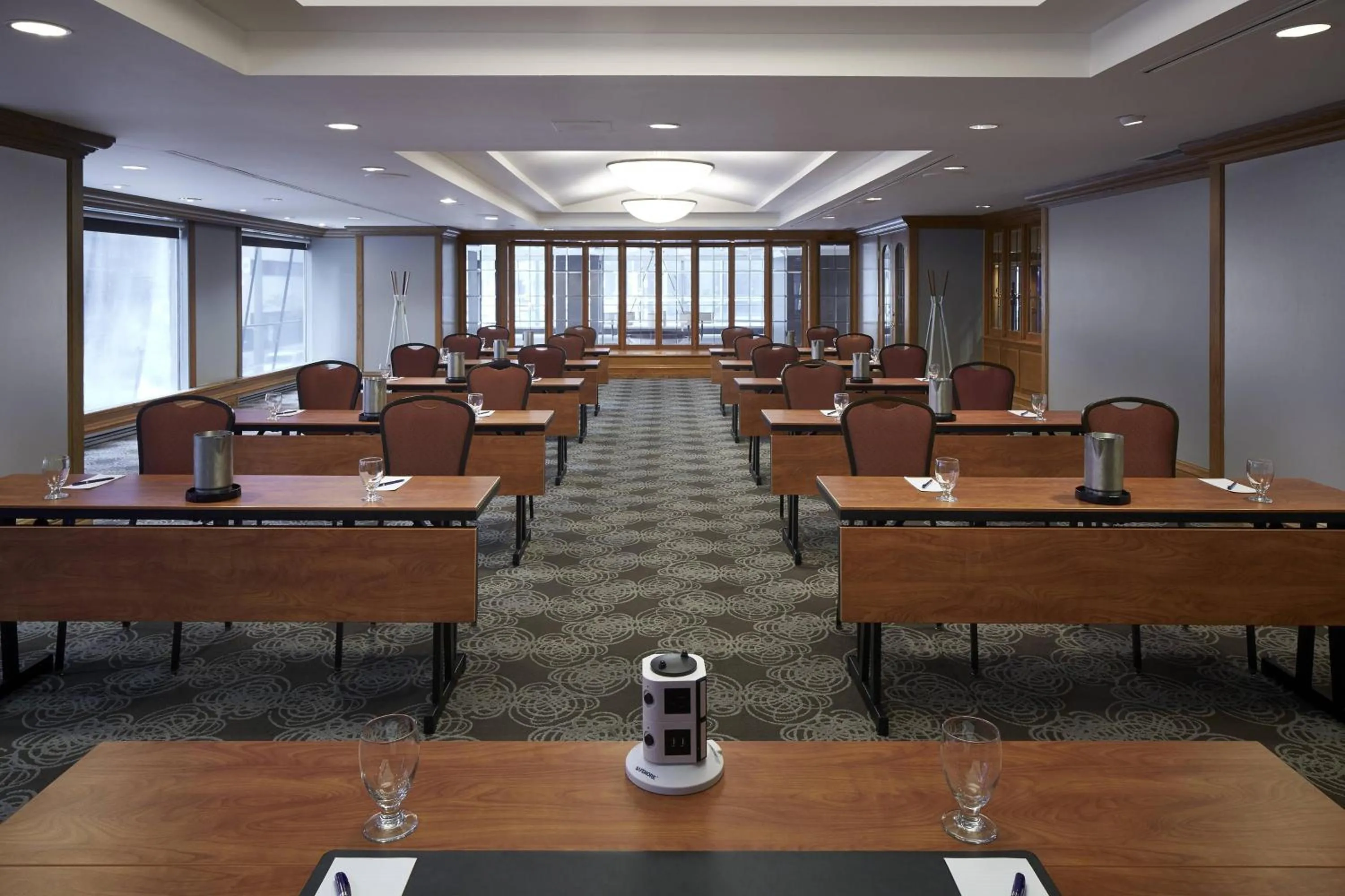 Meeting/conference room in Delta Hotels by Marriott Montreal