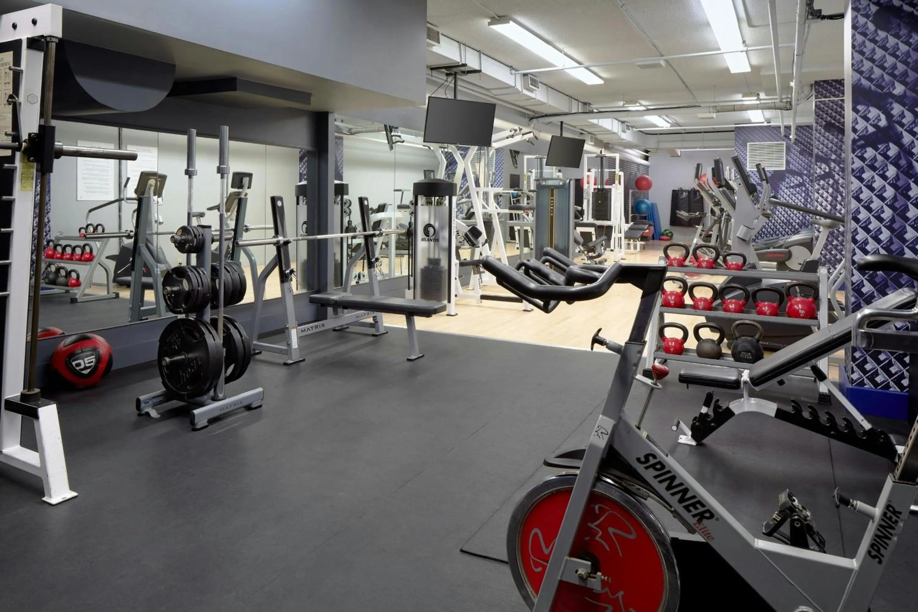 Fitness centre/facilities in Delta Hotels by Marriott Montreal