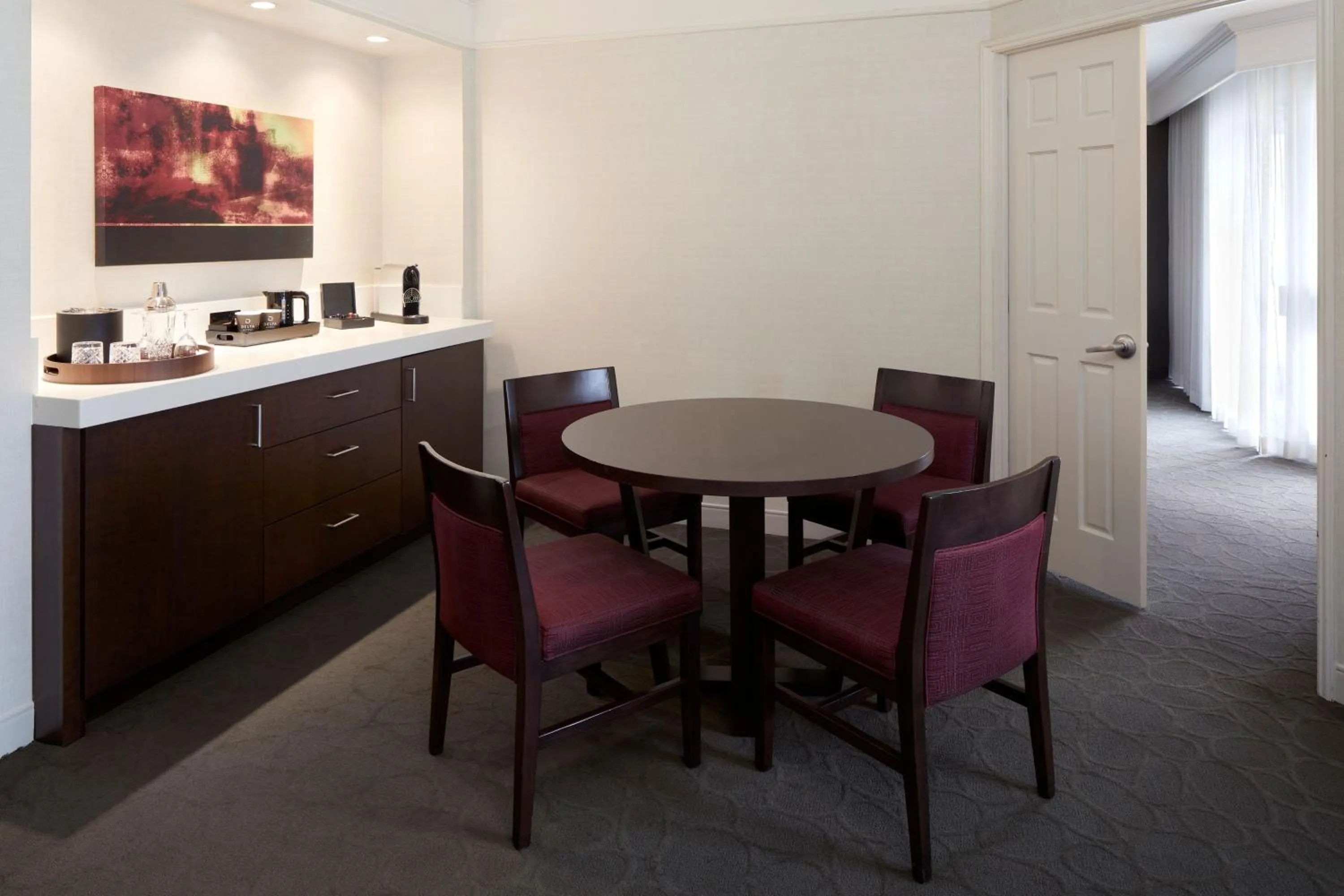 Photo of the whole room in Delta Hotels by Marriott Montreal