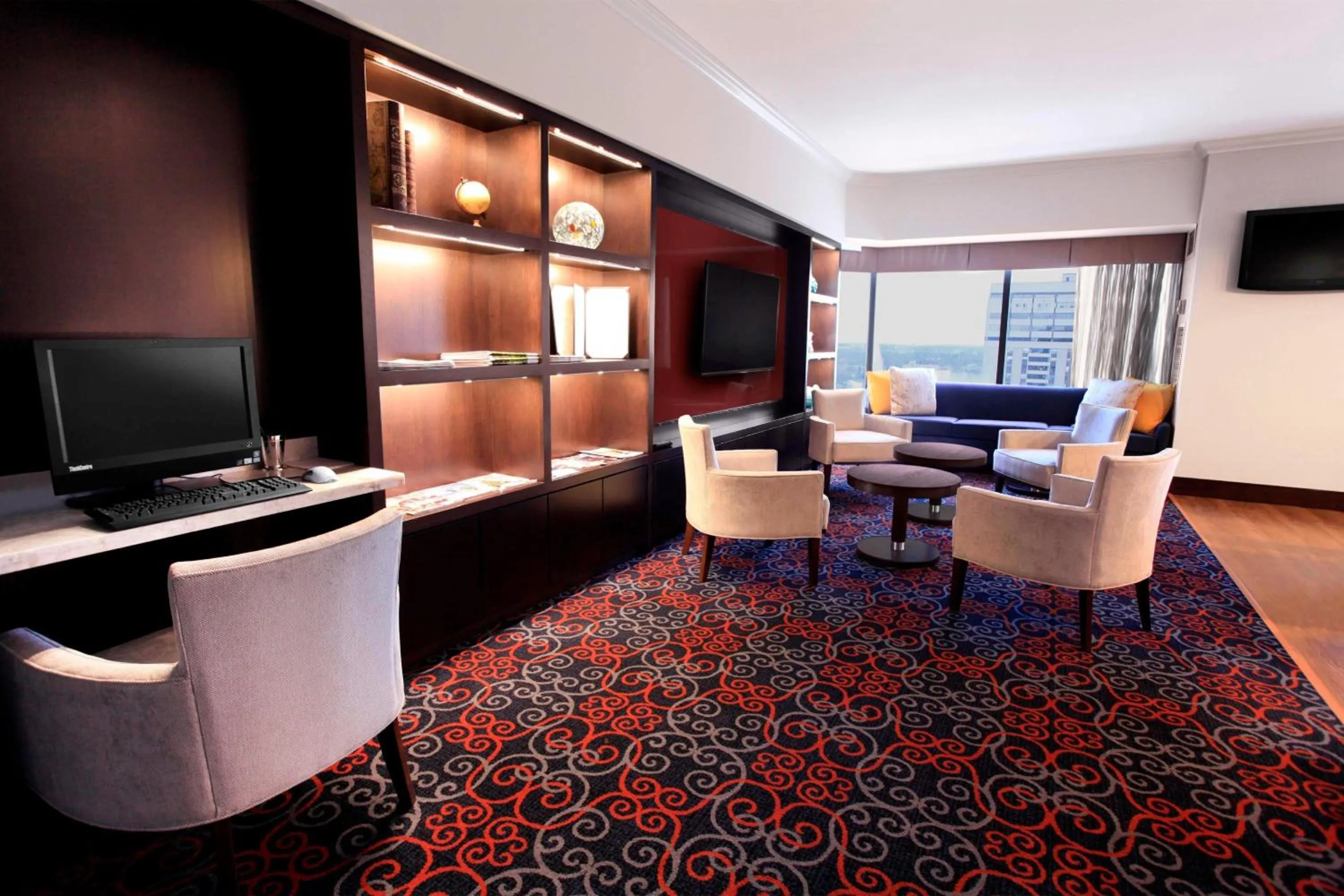 Lounge or bar in Delta Hotels by Marriott London Armouries
