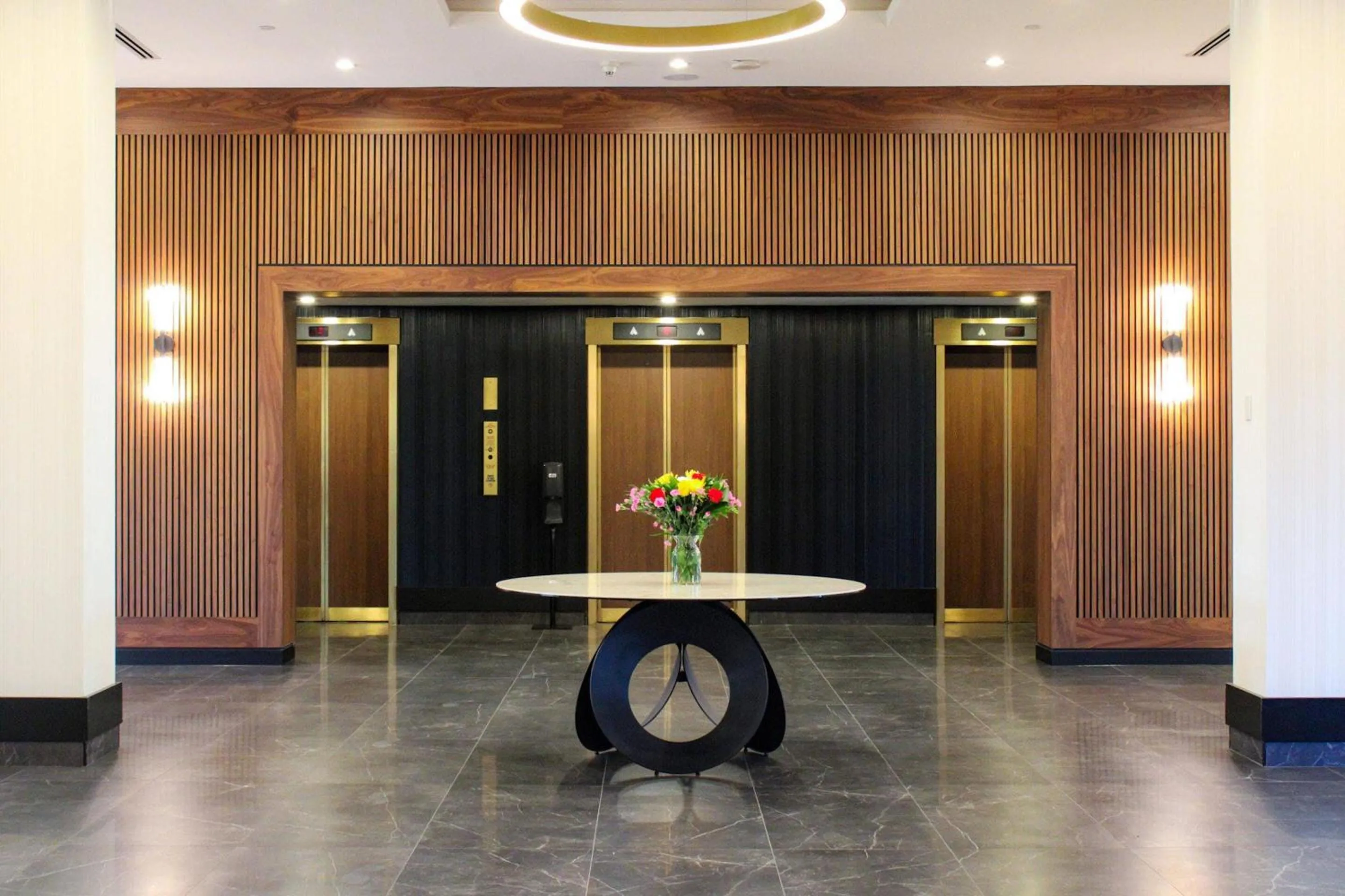 Lobby or reception in Radisson Blu Vancouver Airport Hotel & Marina