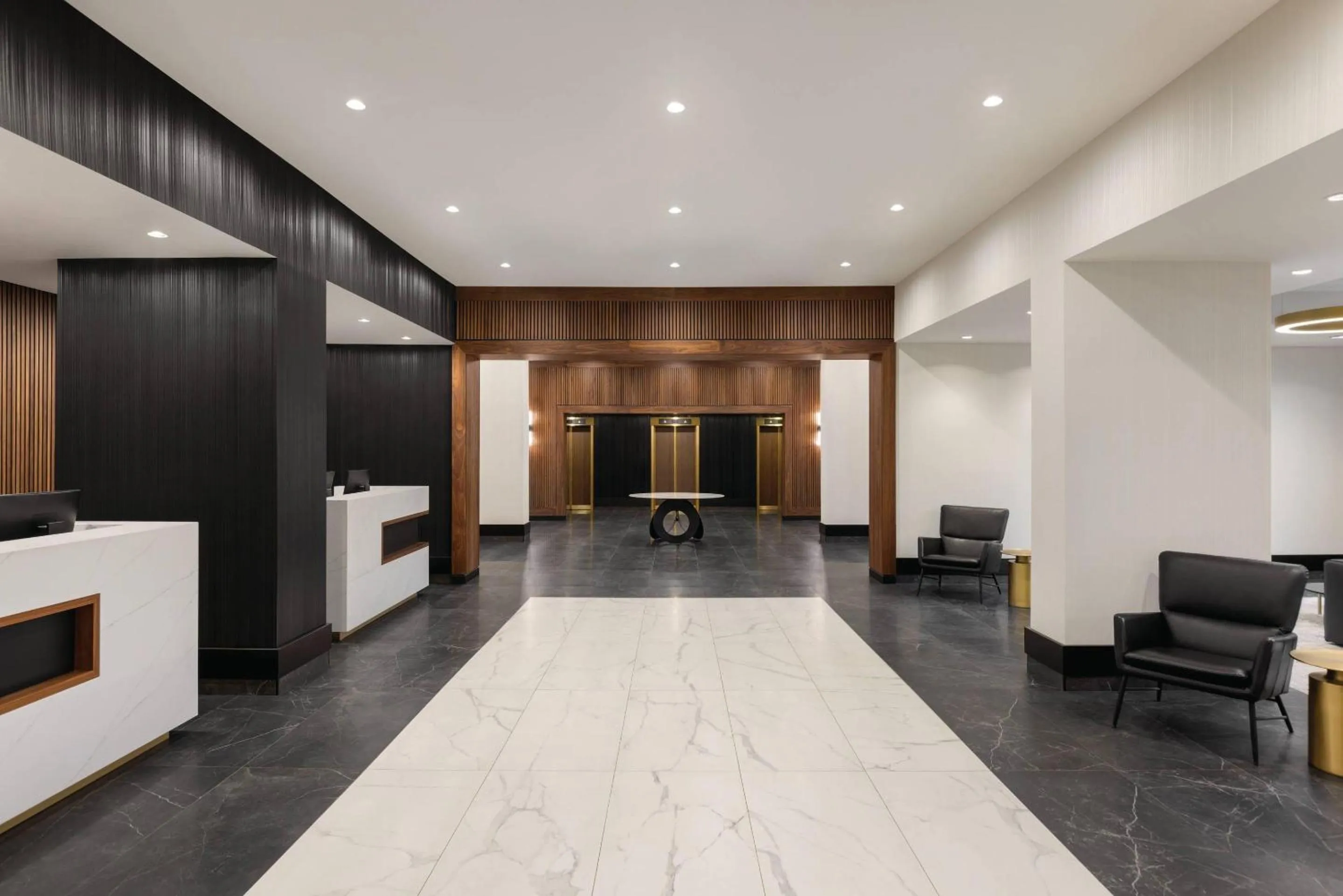 Lobby or reception in Radisson Blu Vancouver Airport Hotel & Marina