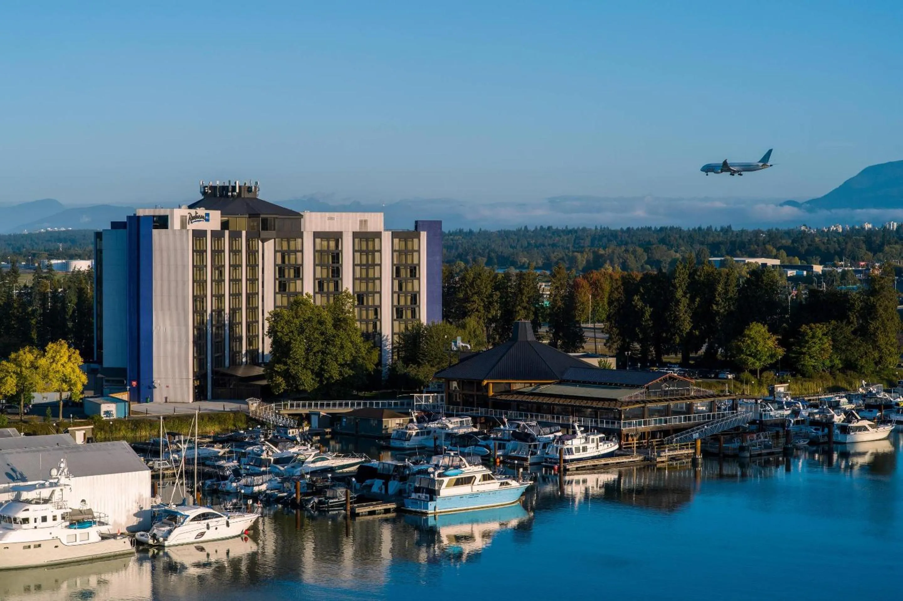 Property building in Radisson Blu Vancouver Airport Hotel & Marina