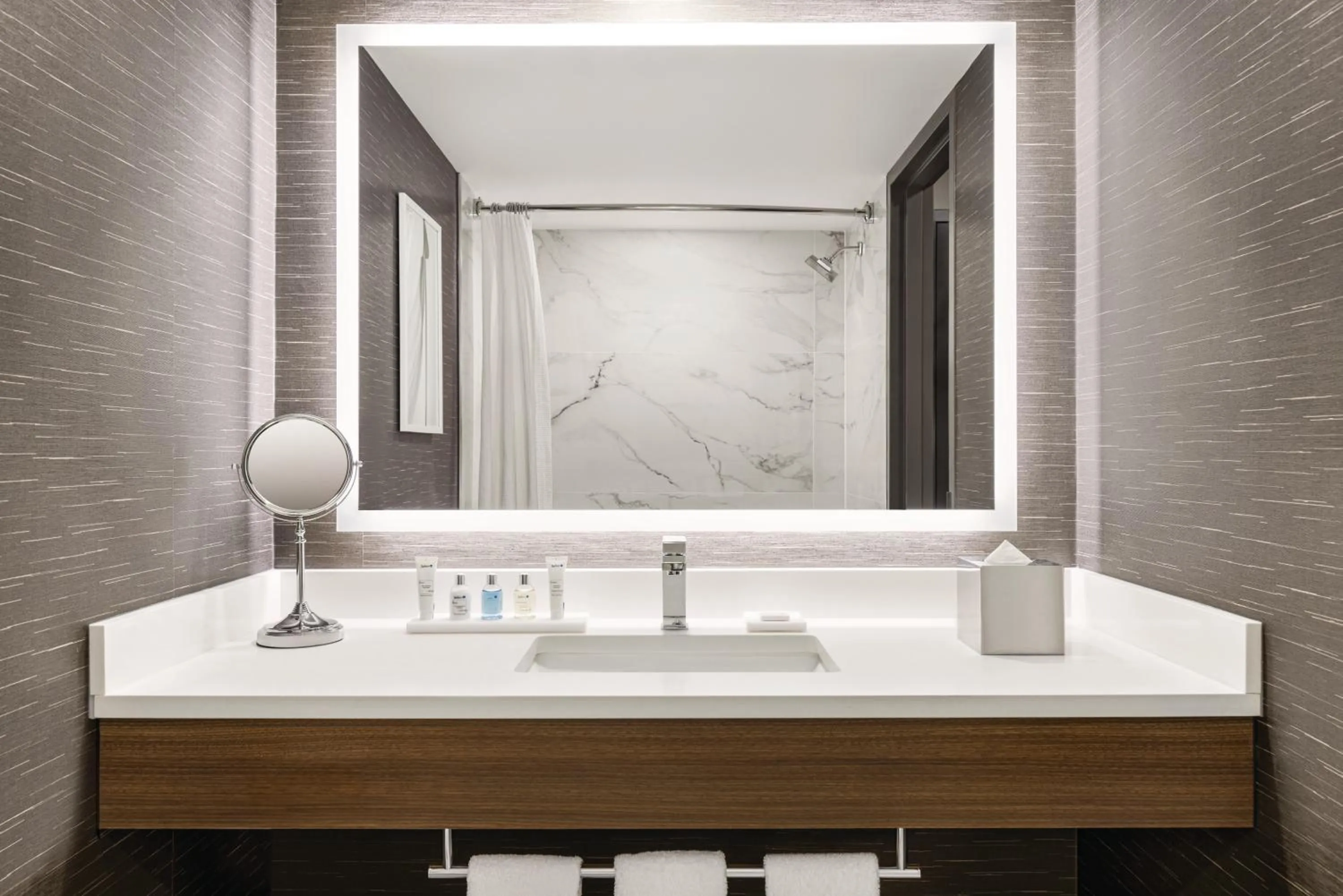 Bathroom in Radisson Blu Vancouver Airport Hotel & Marina